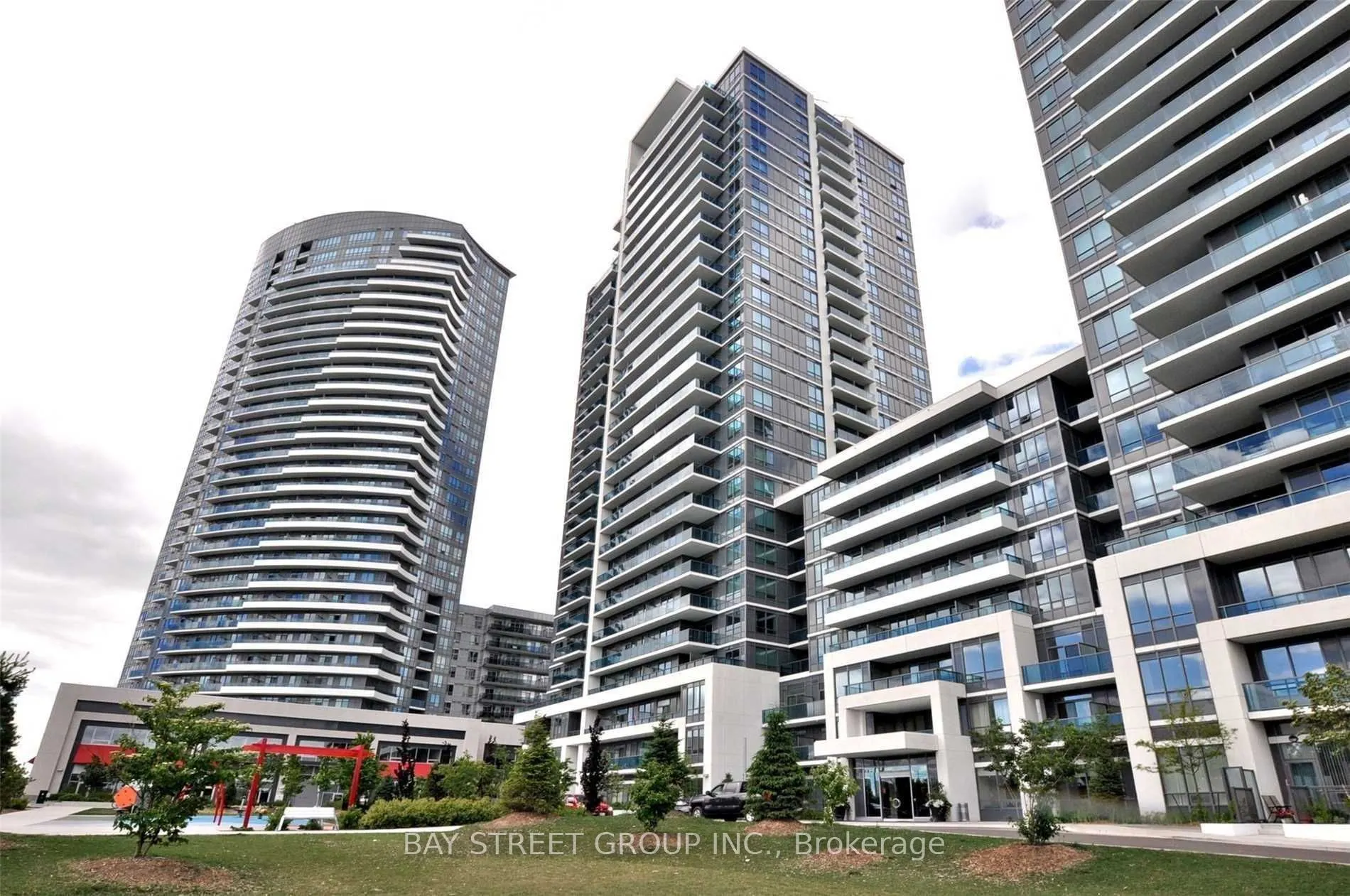 7165 Yonge Street, #2210
