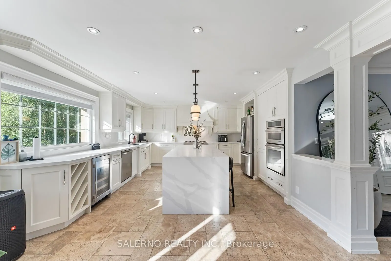 6 Ridgevale Drive
