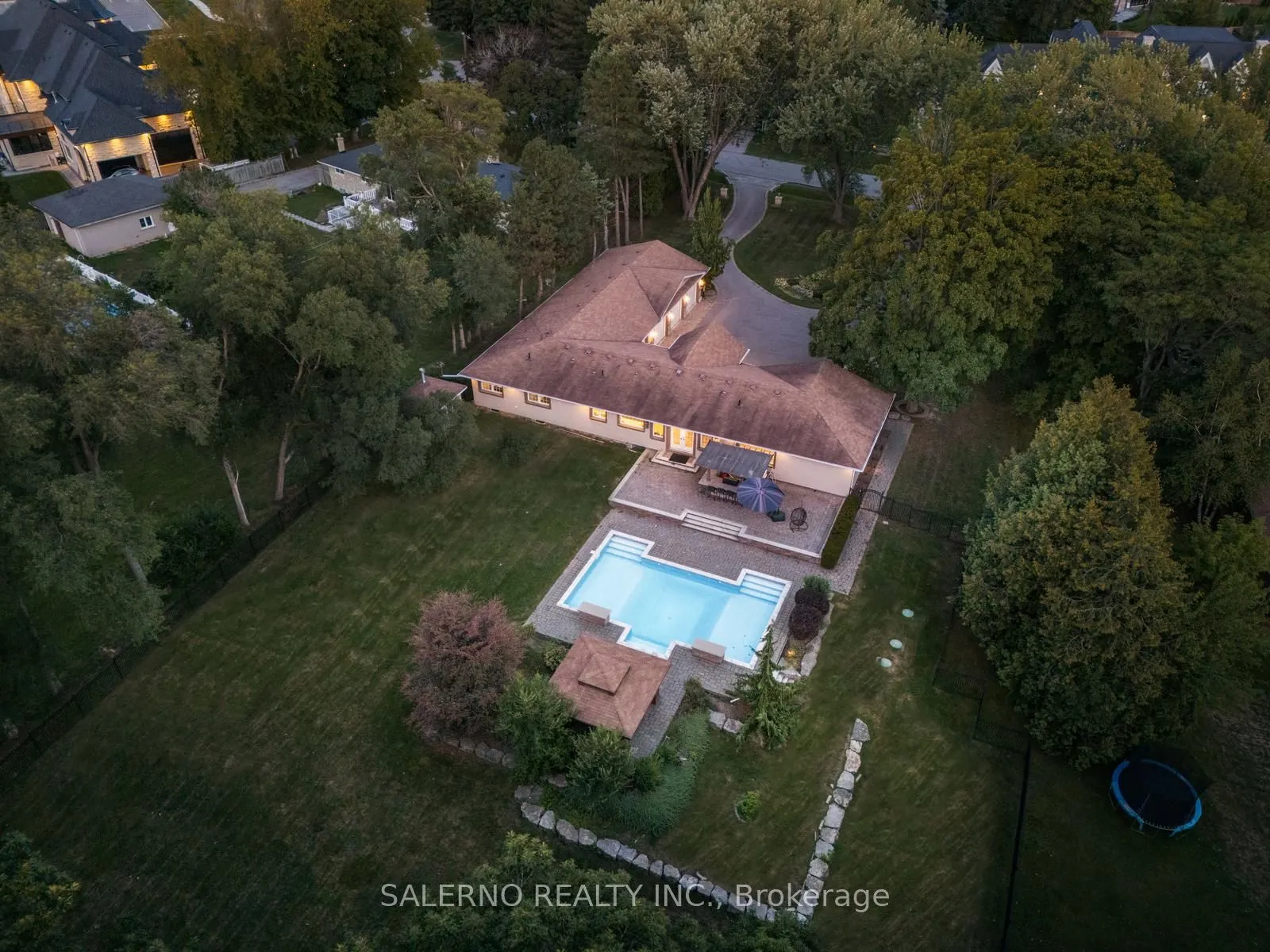 6 Ridgevale Drive