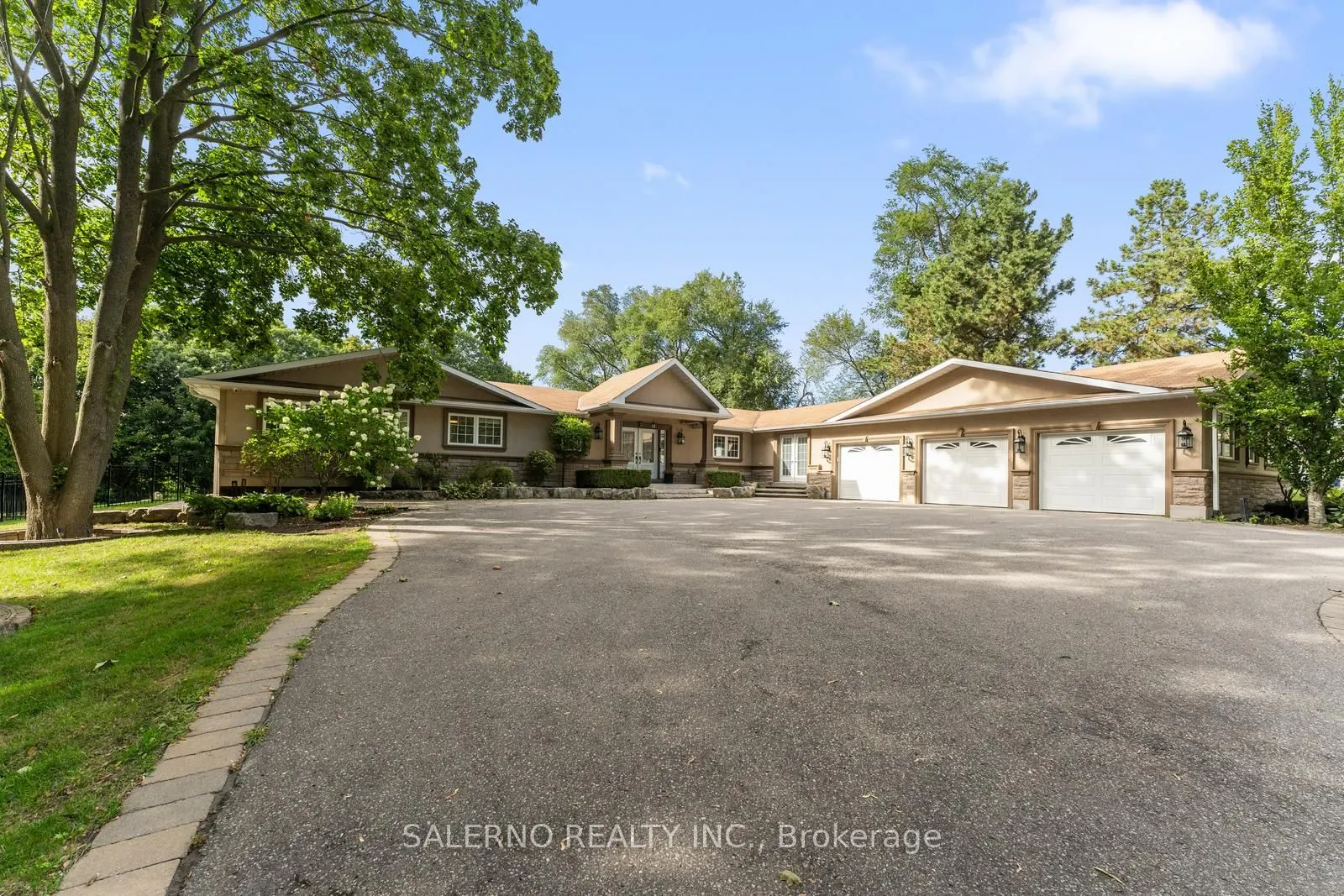 6 Ridgevale Drive