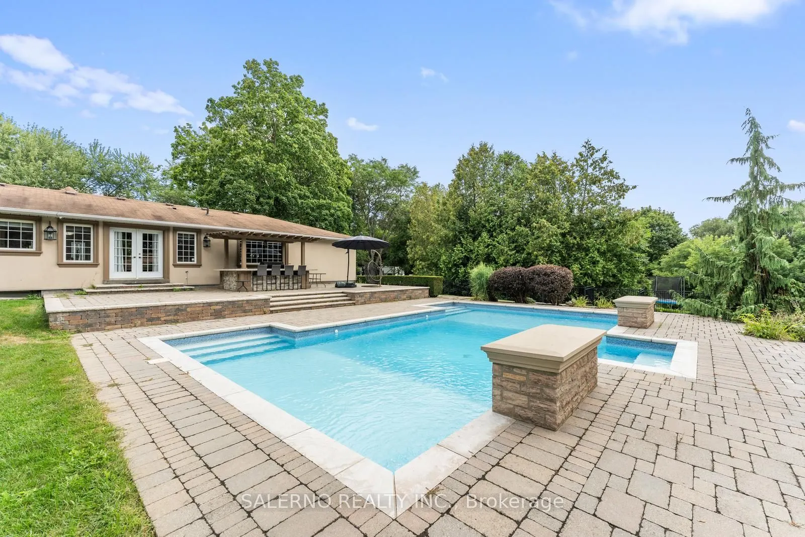 6 Ridgevale Drive