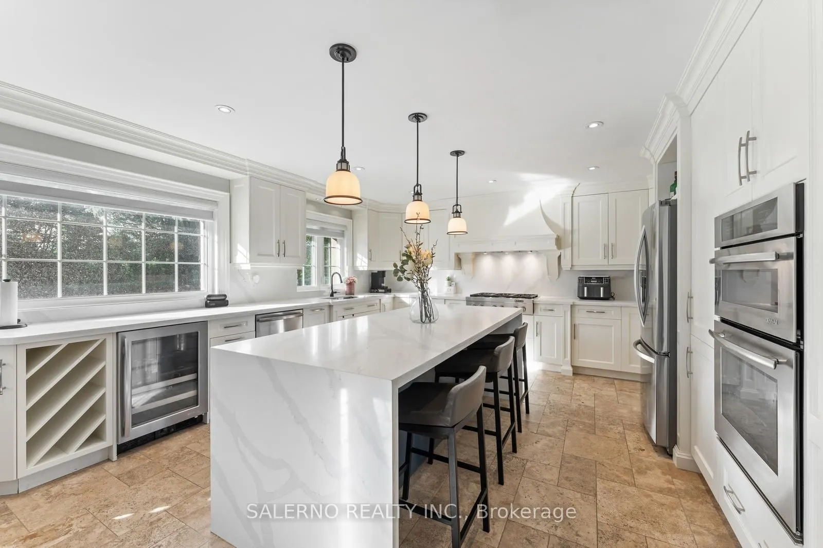 6 Ridgevale Drive