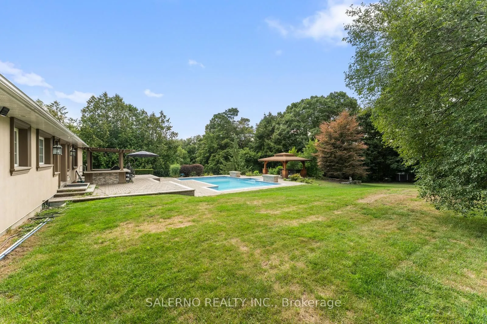 6 Ridgevale Drive