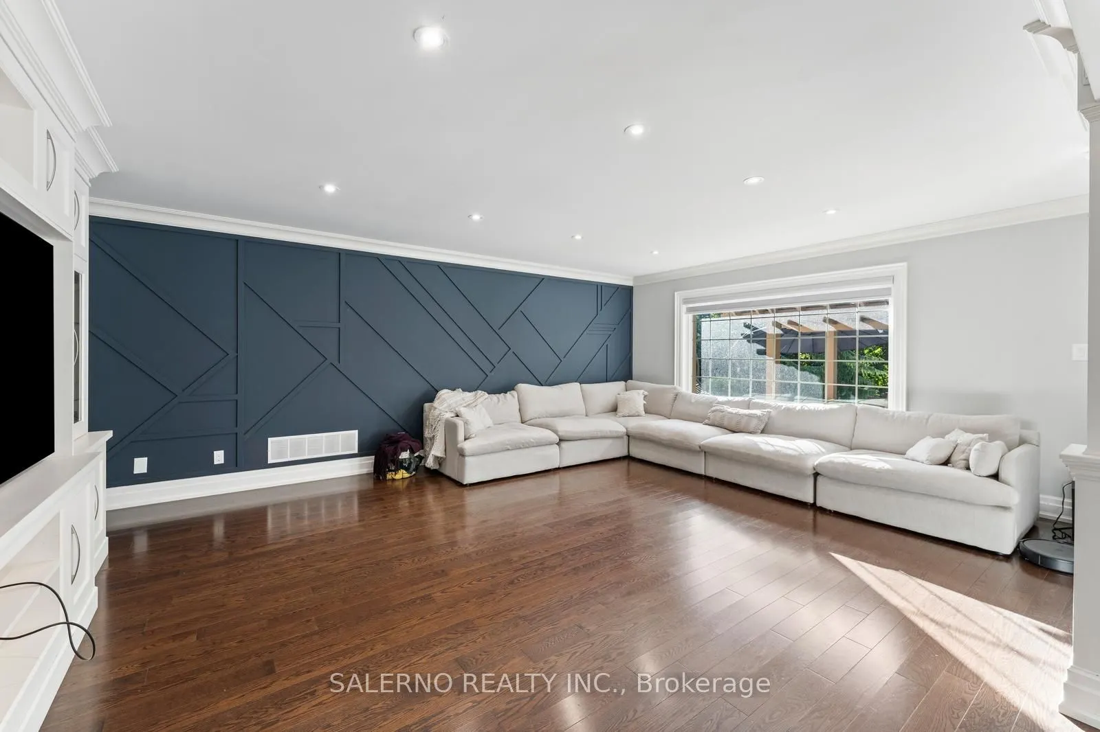 6 Ridgevale Drive