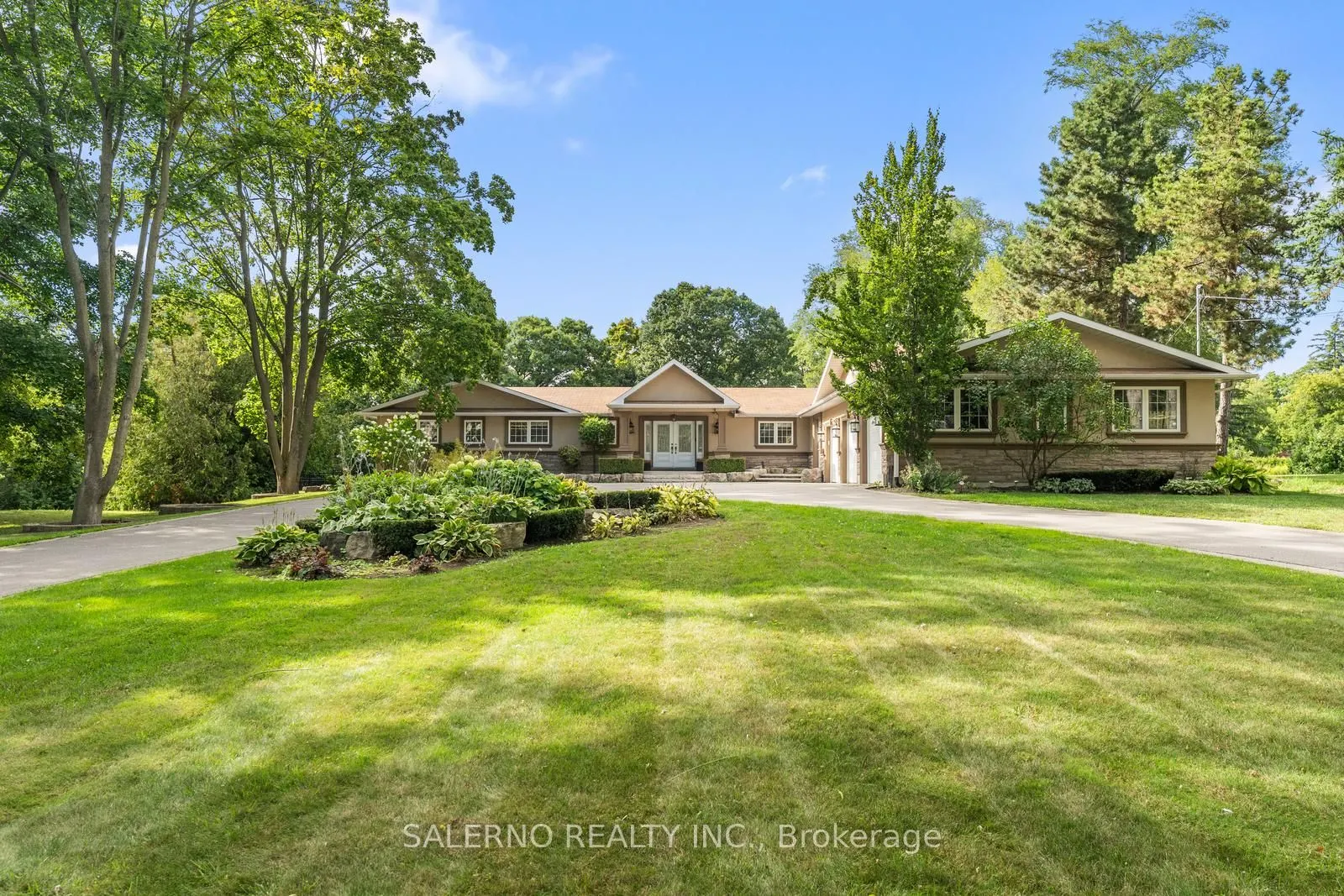 6 Ridgevale Drive