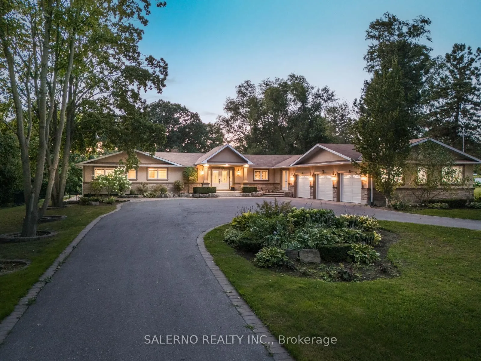6 Ridgevale Drive