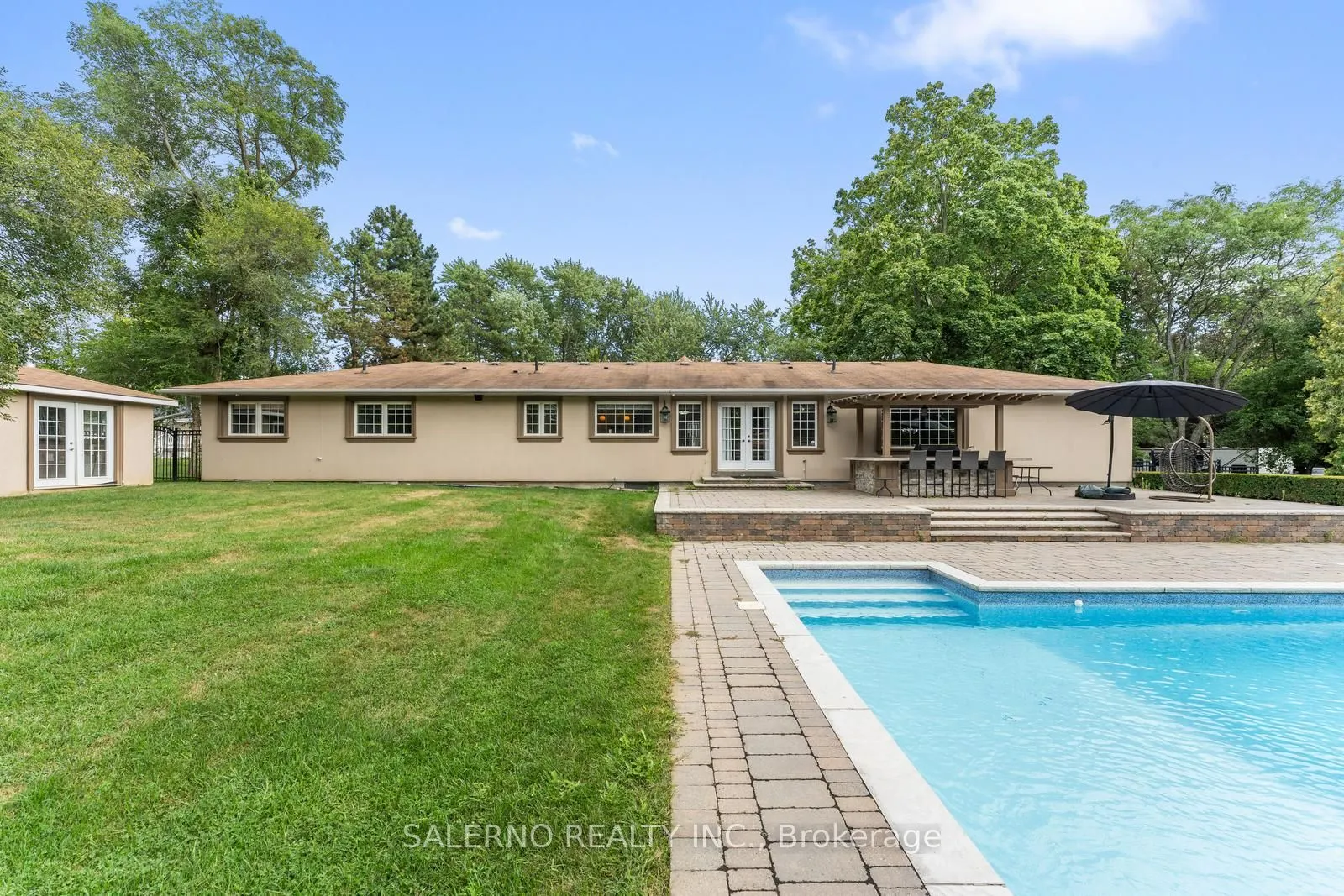 6 Ridgevale Drive