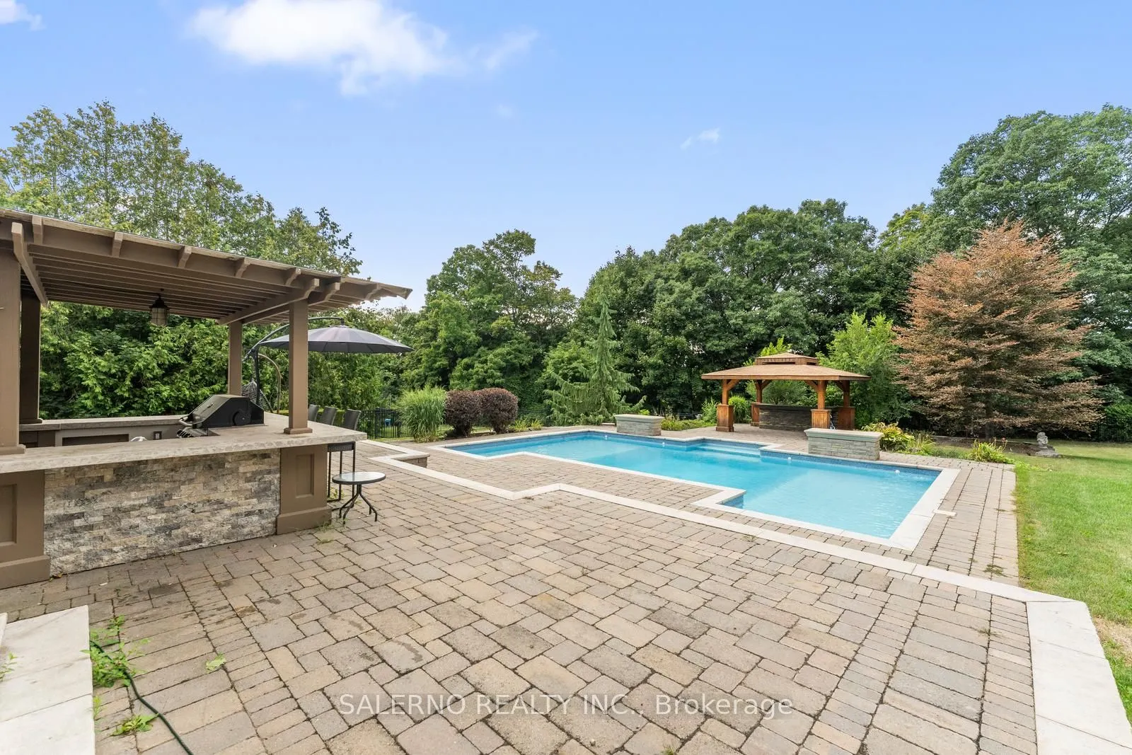 6 Ridgevale Drive