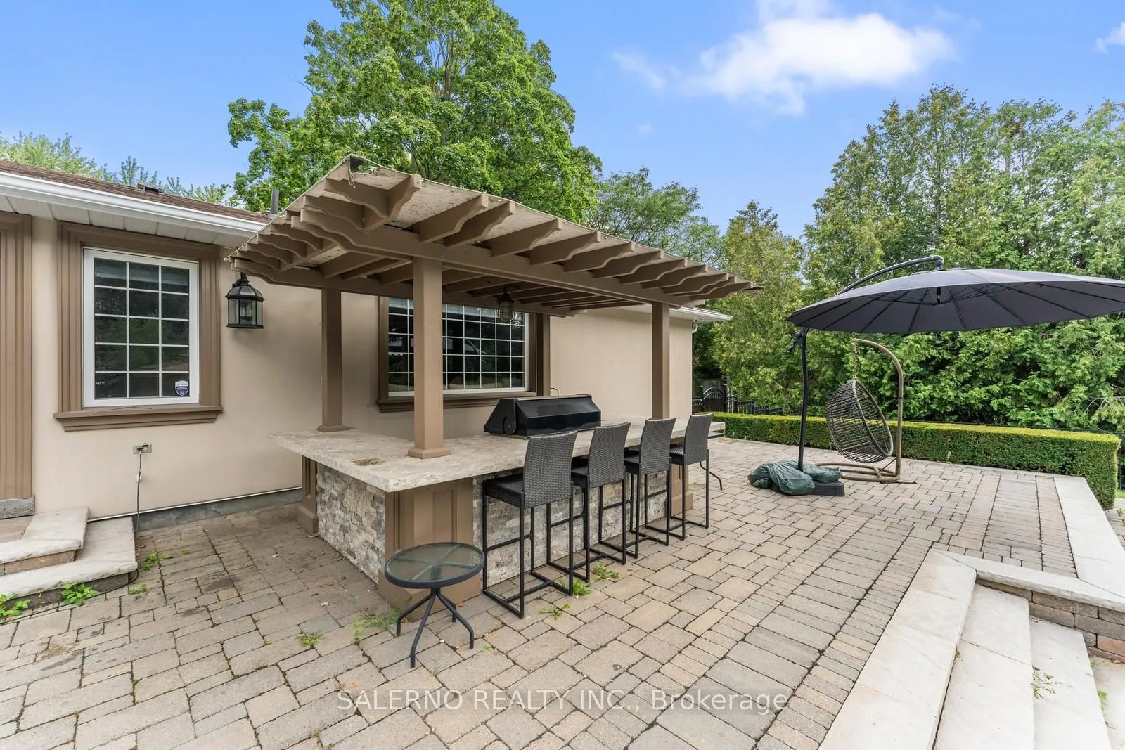 6 Ridgevale Drive