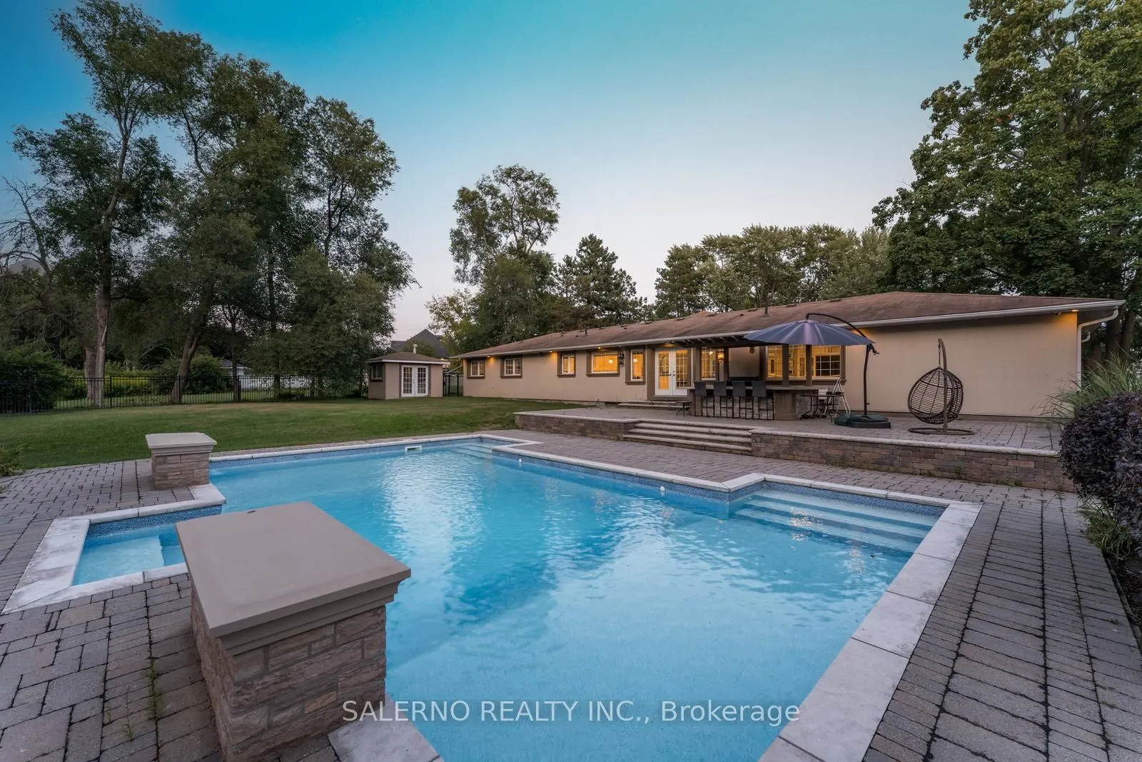 6 Ridgevale Drive