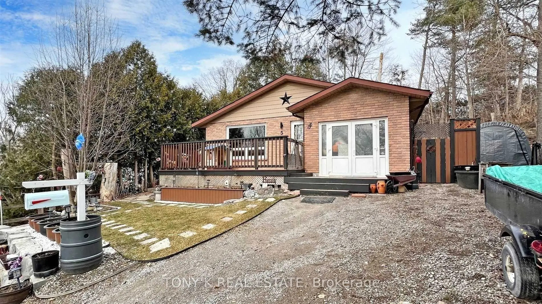 5 Pineway Avenue