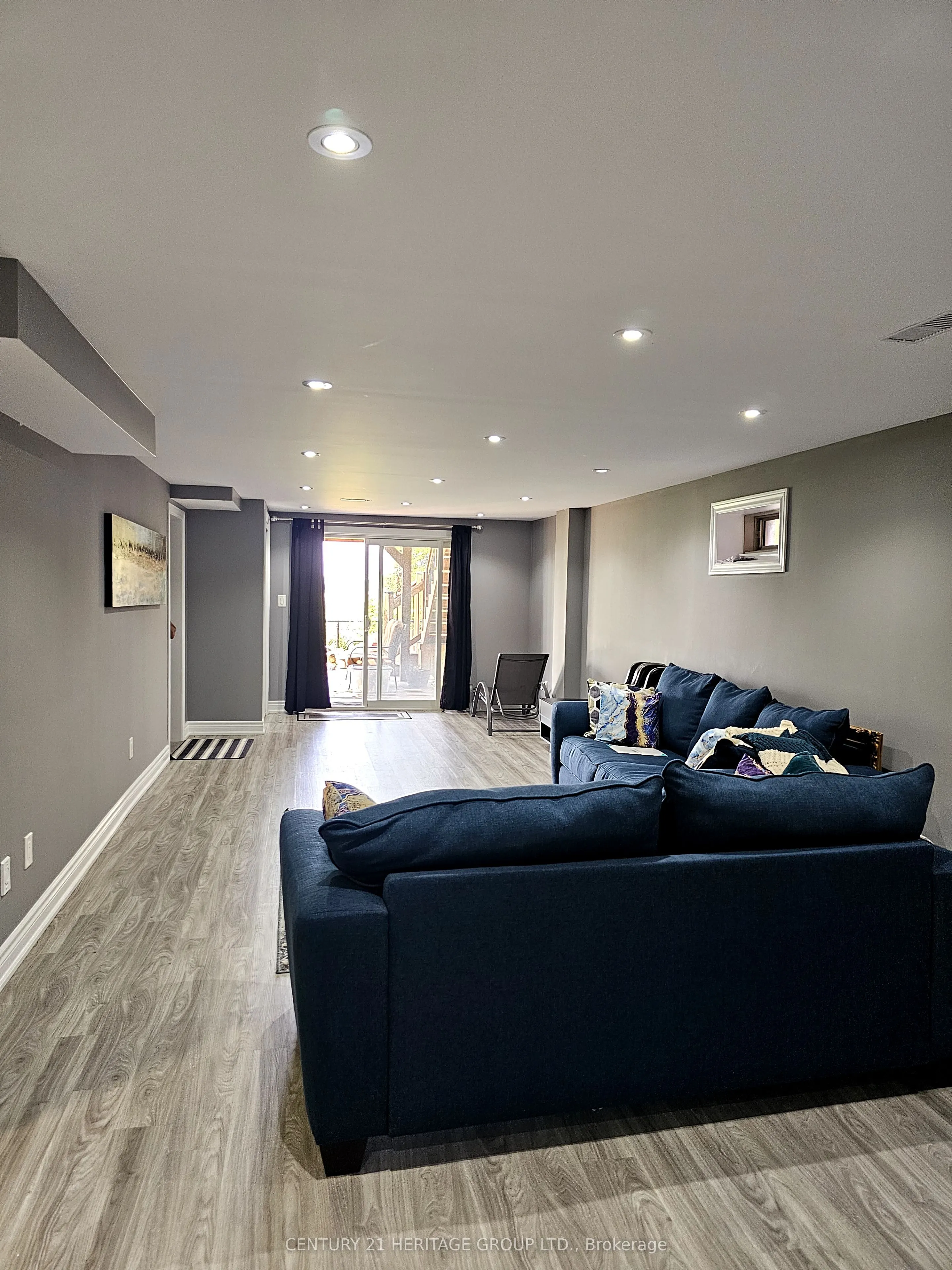 183 Armstrong Crescent