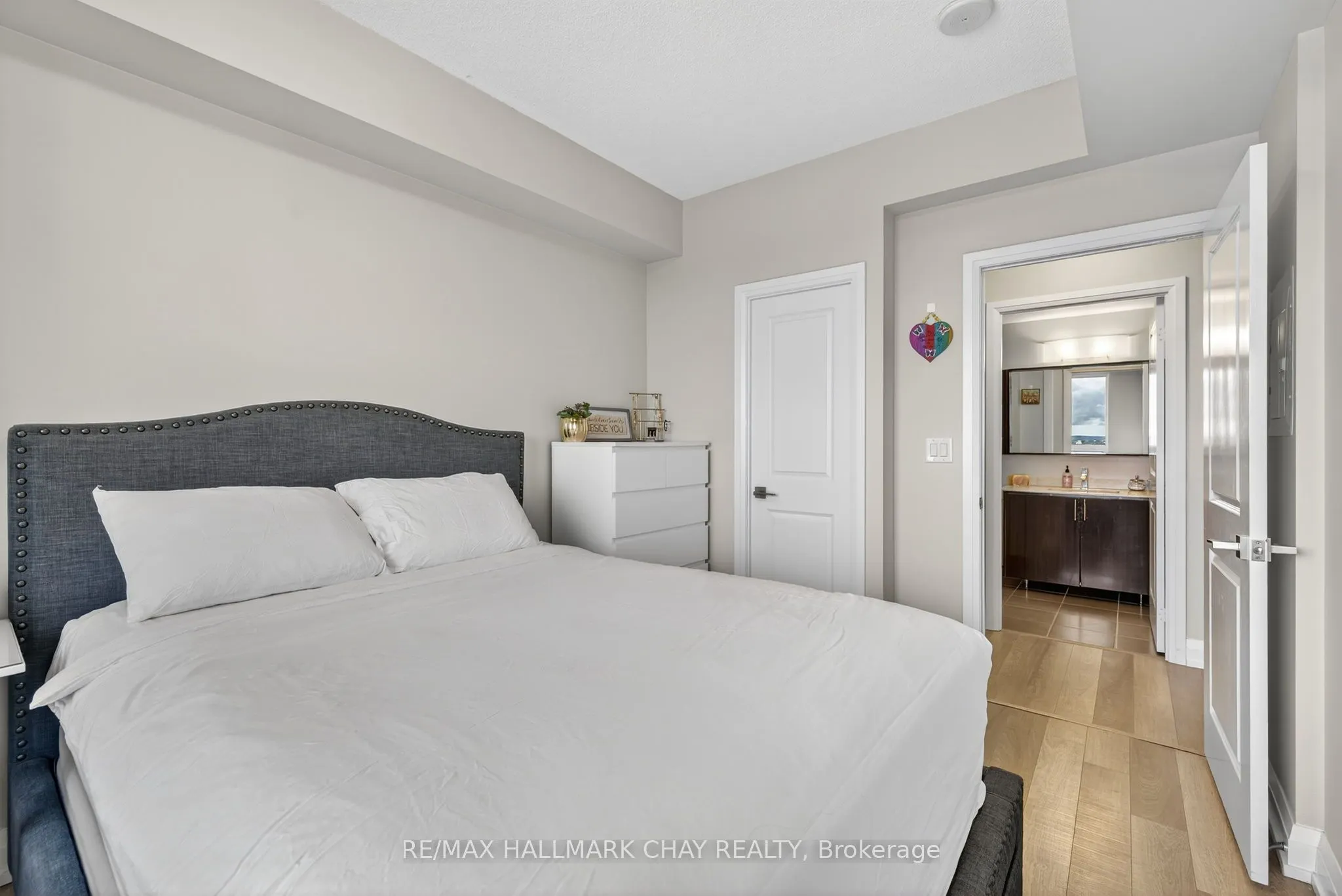 7171 Yonge Street, #2105