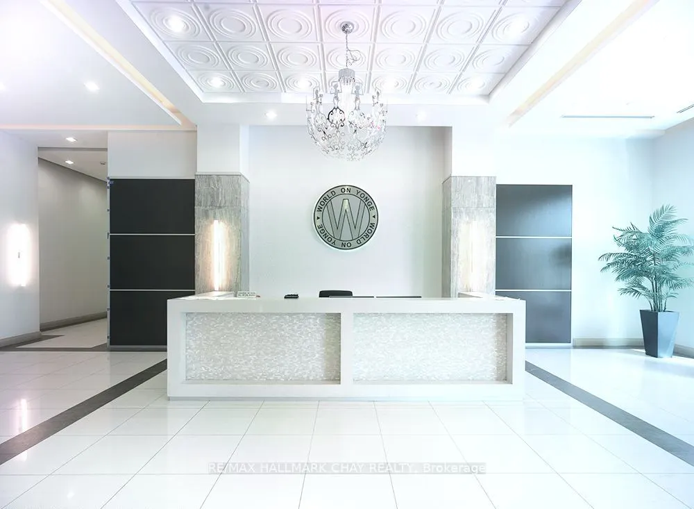 7171 Yonge Street, #2105