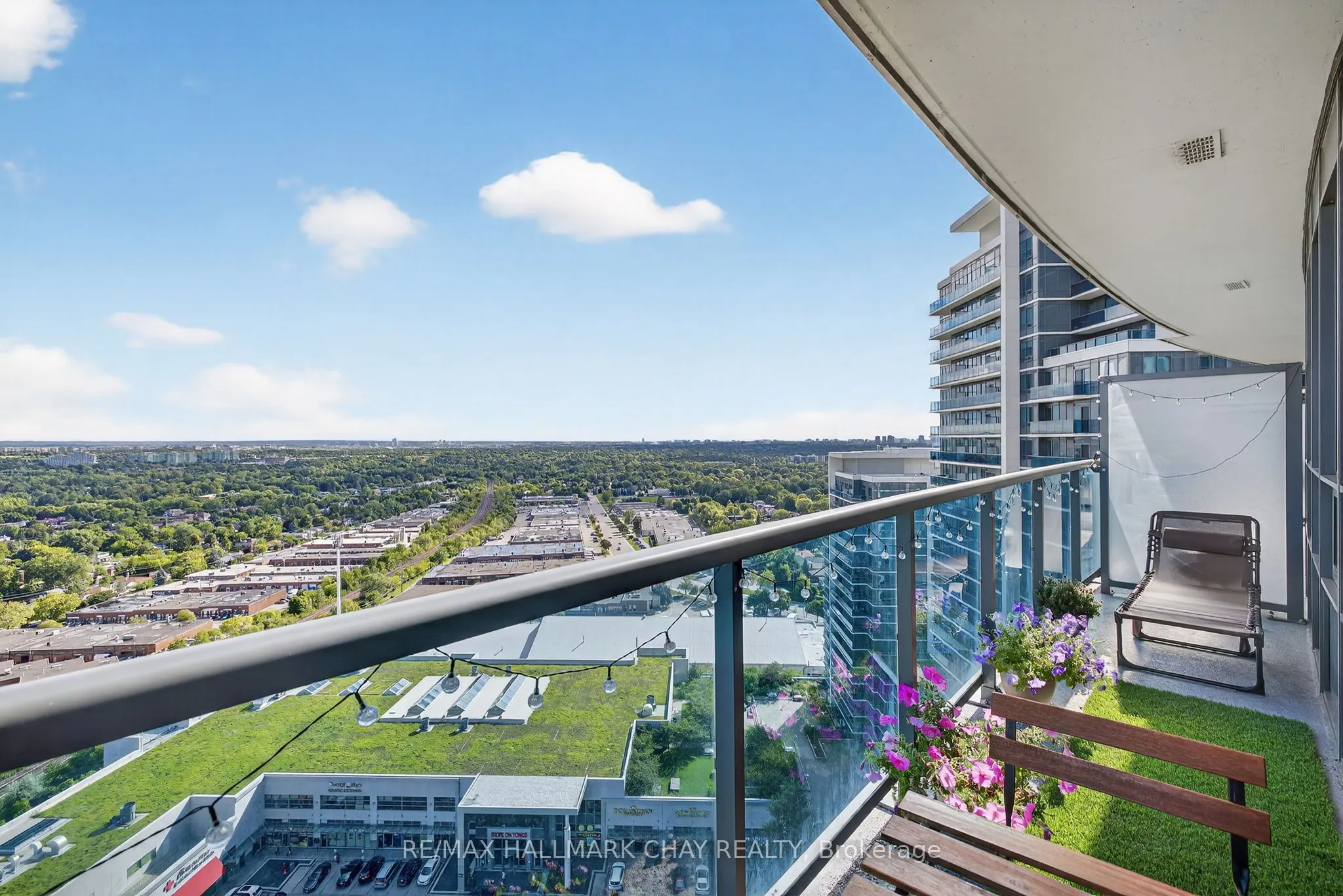 7171 Yonge Street, #2105
