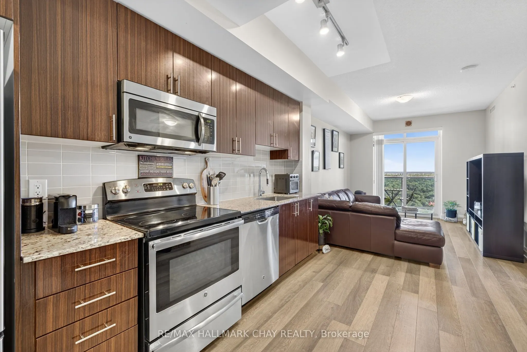 7171 Yonge Street, #2105