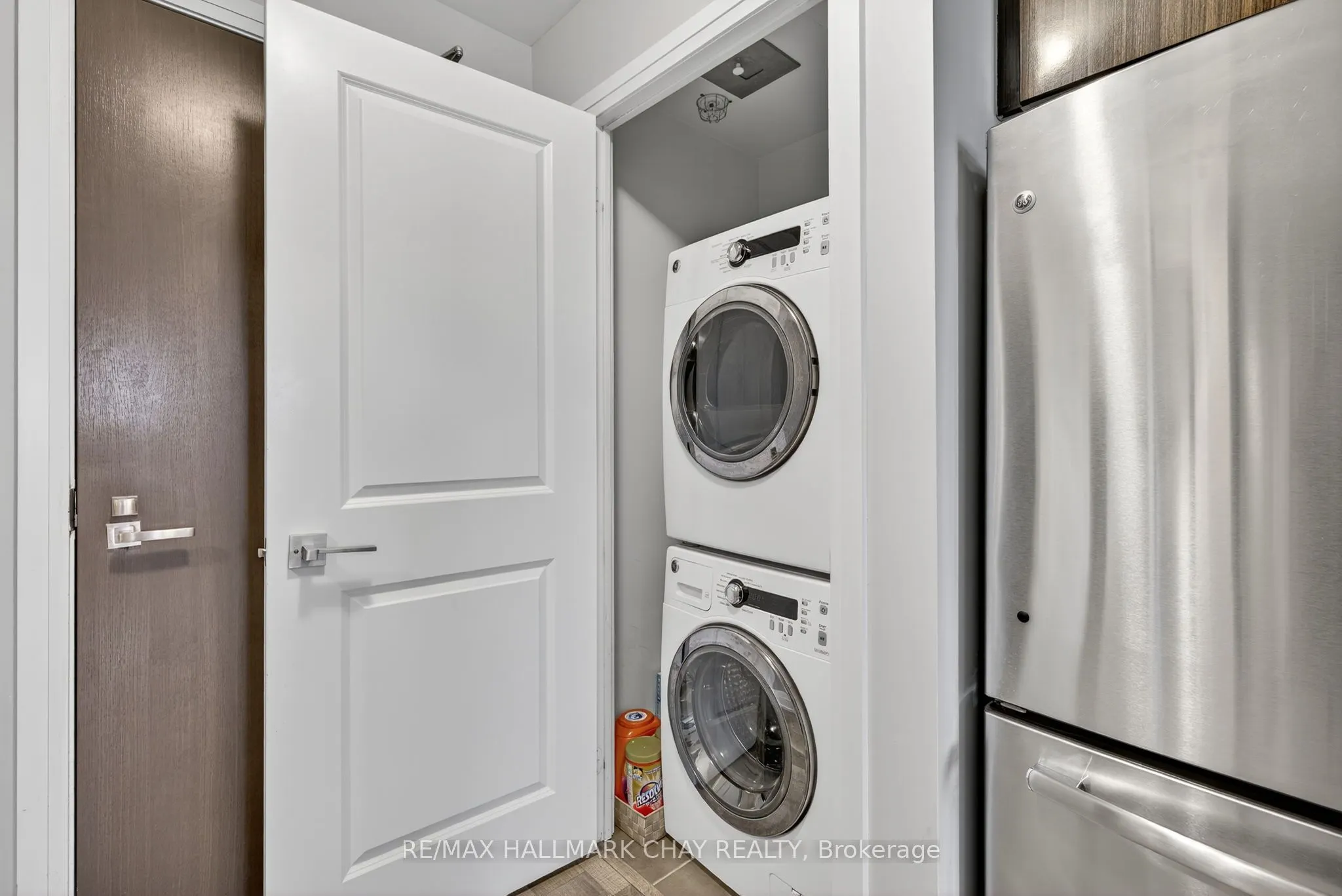 7171 Yonge Street, #2105