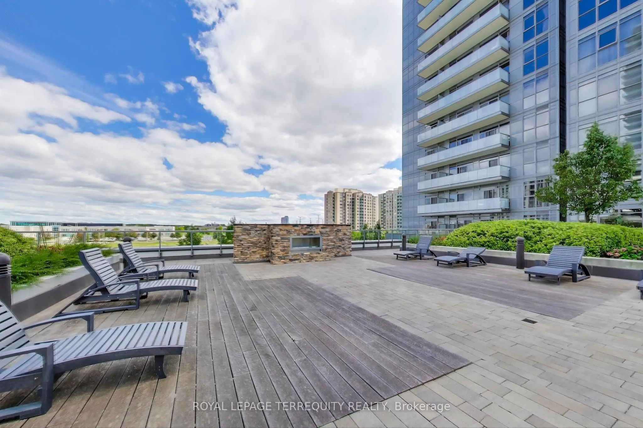 65 Oneida Crescent, #1101