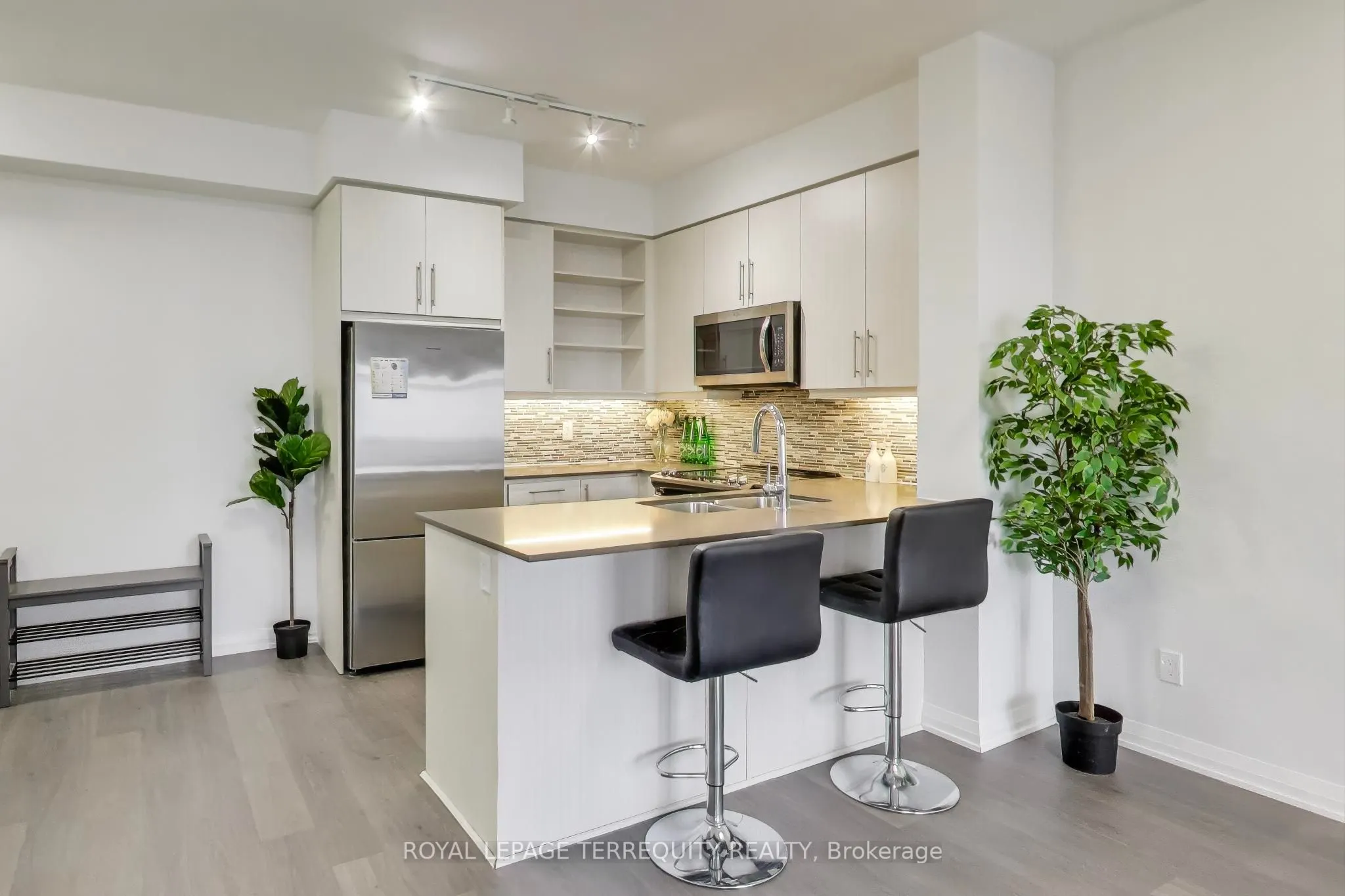 65 Oneida Crescent, #1101