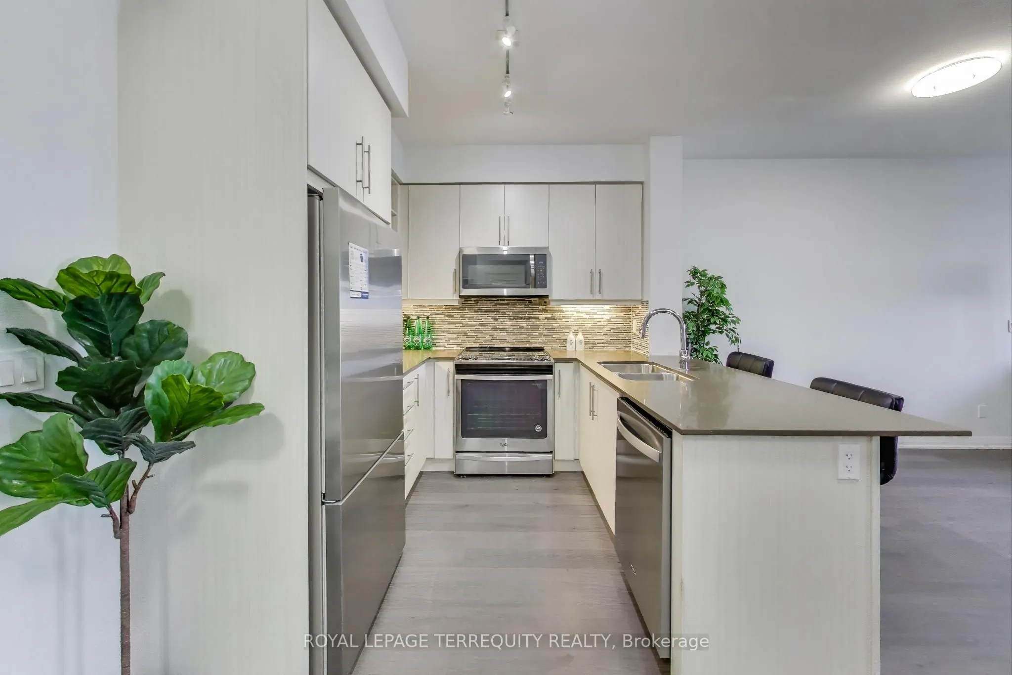65 Oneida Crescent, #1101