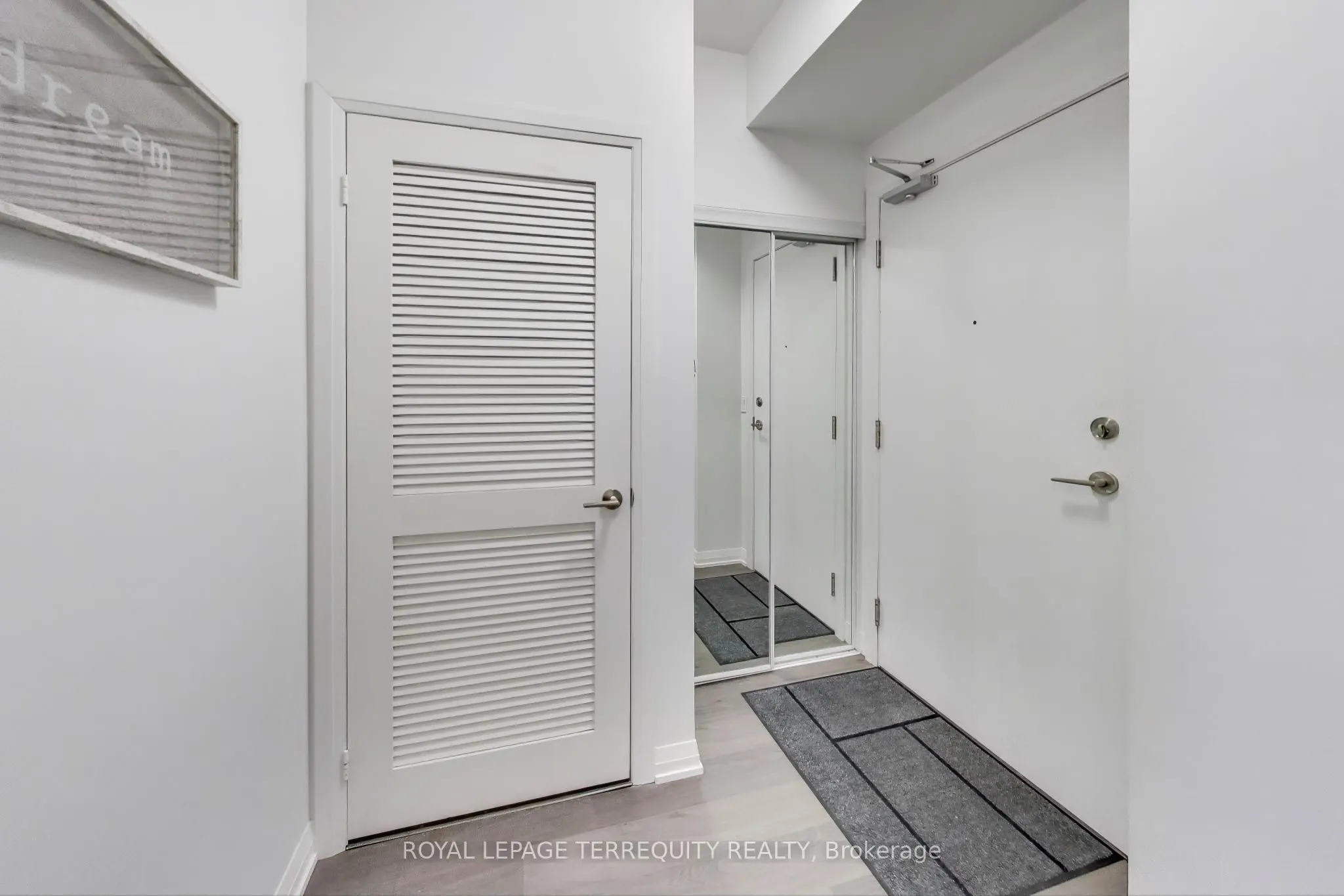 65 Oneida Crescent, #1101