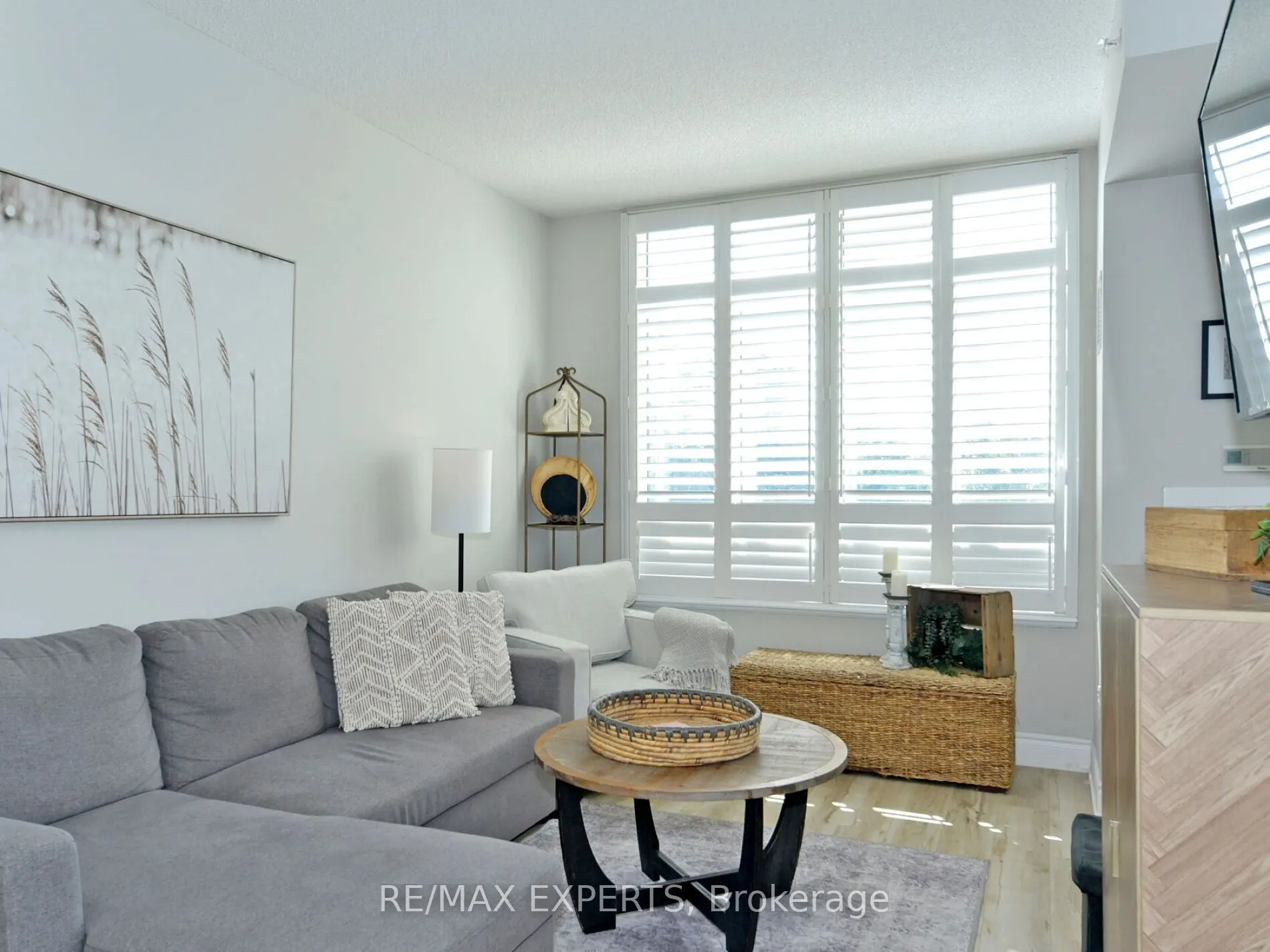 2396 Major Mackenzie Drive, #207