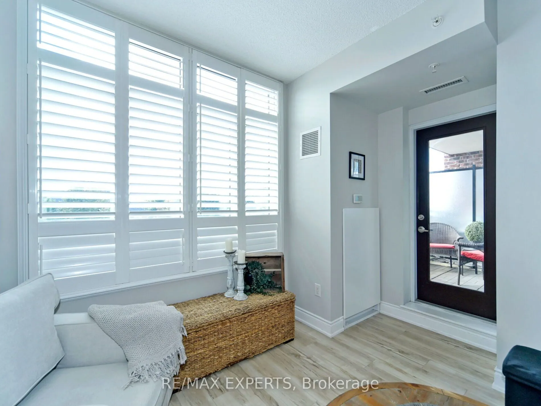 2396 Major Mackenzie Drive, #207