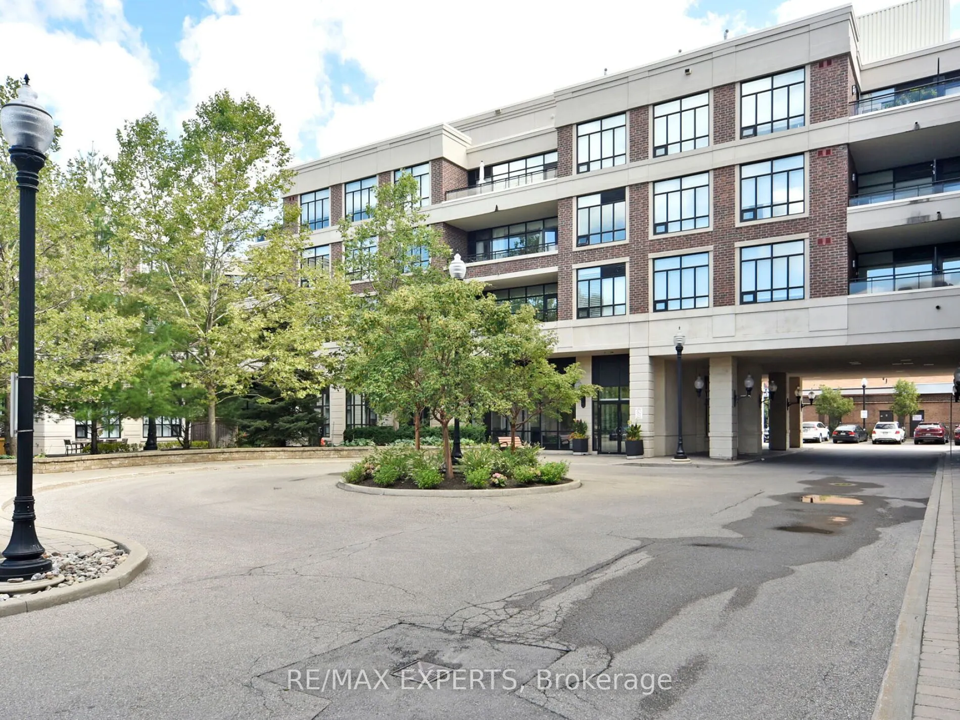 2396 Major Mackenzie Drive, #207