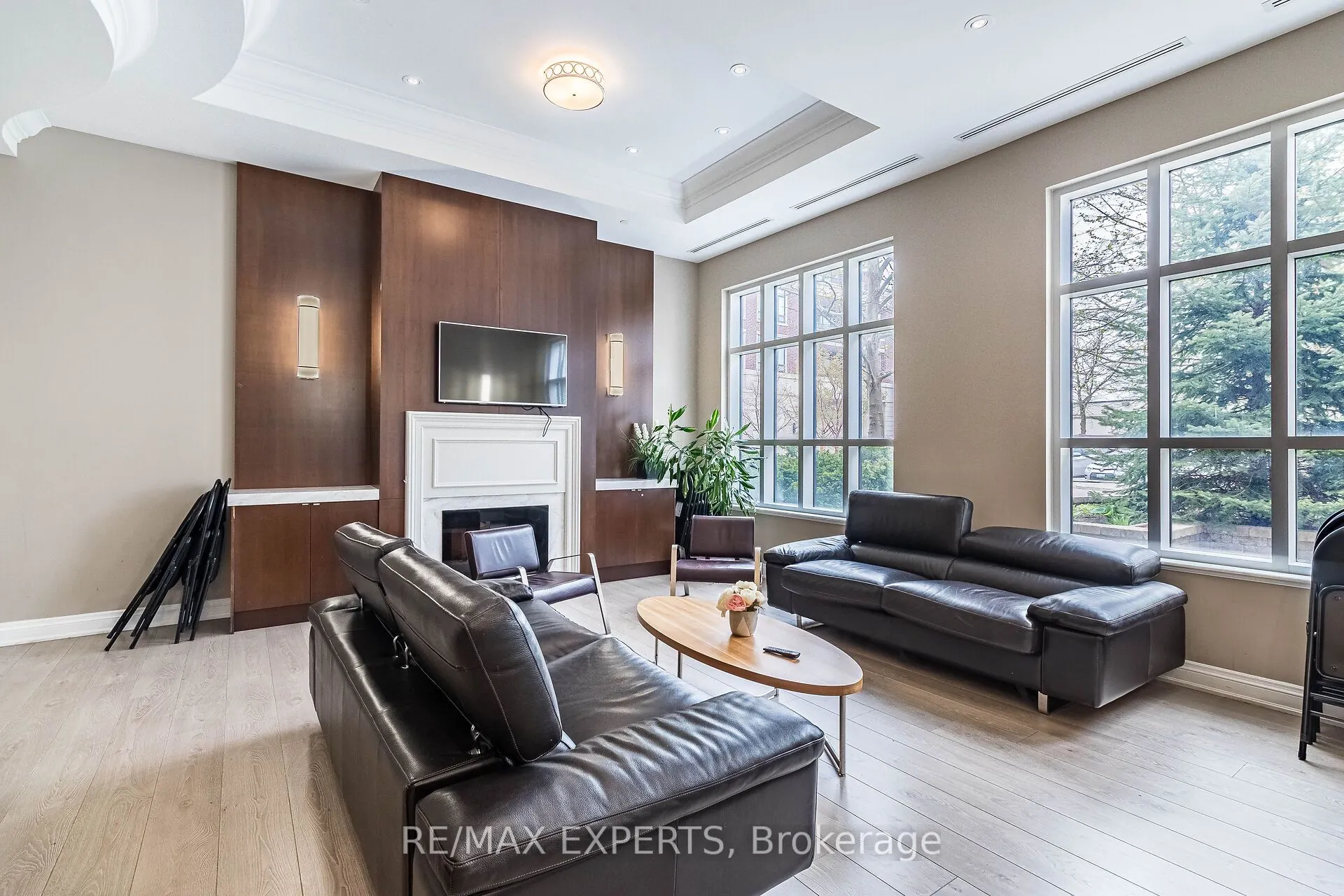 2396 Major Mackenzie Drive, #207