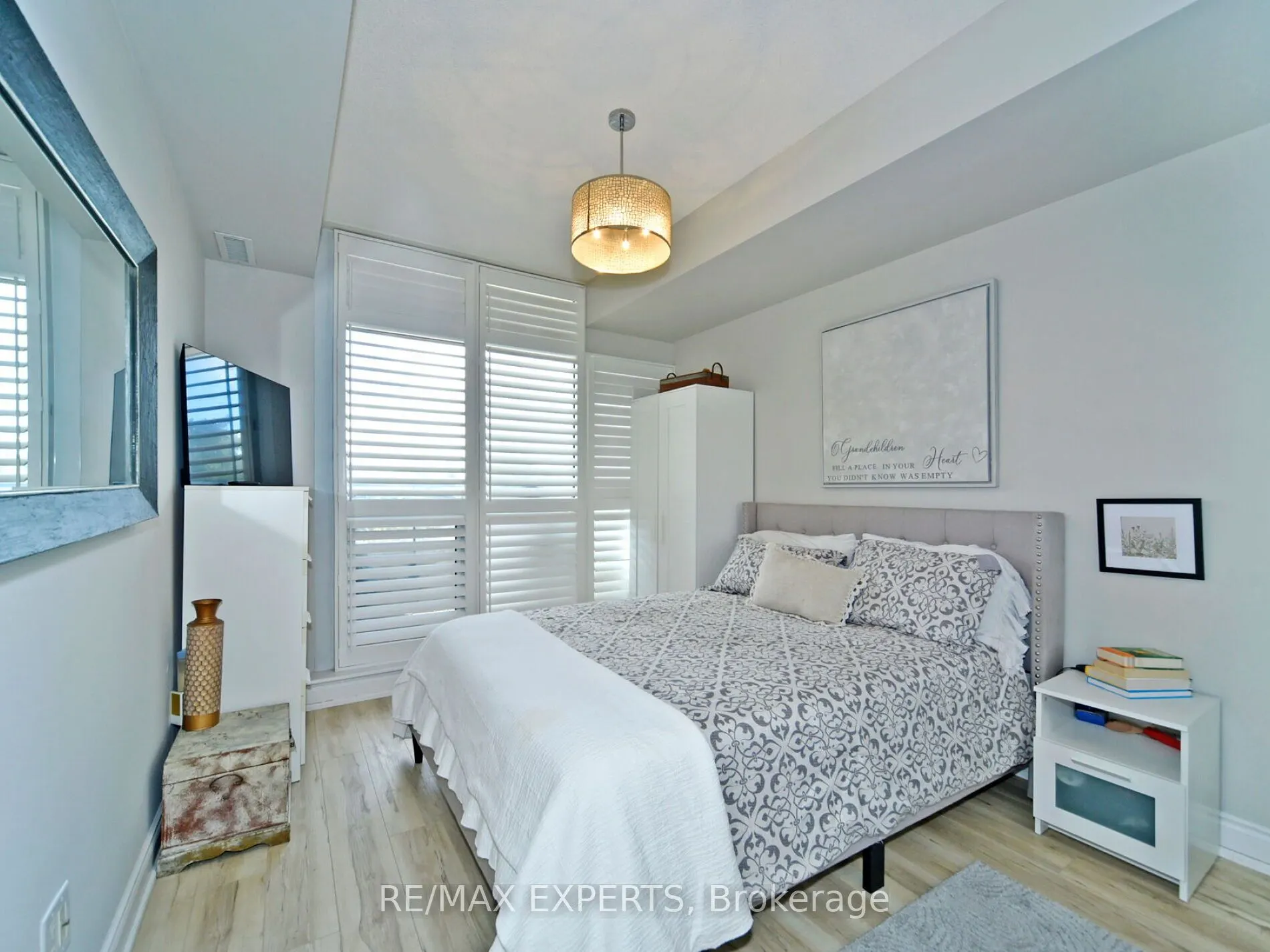 2396 Major Mackenzie Drive, #207