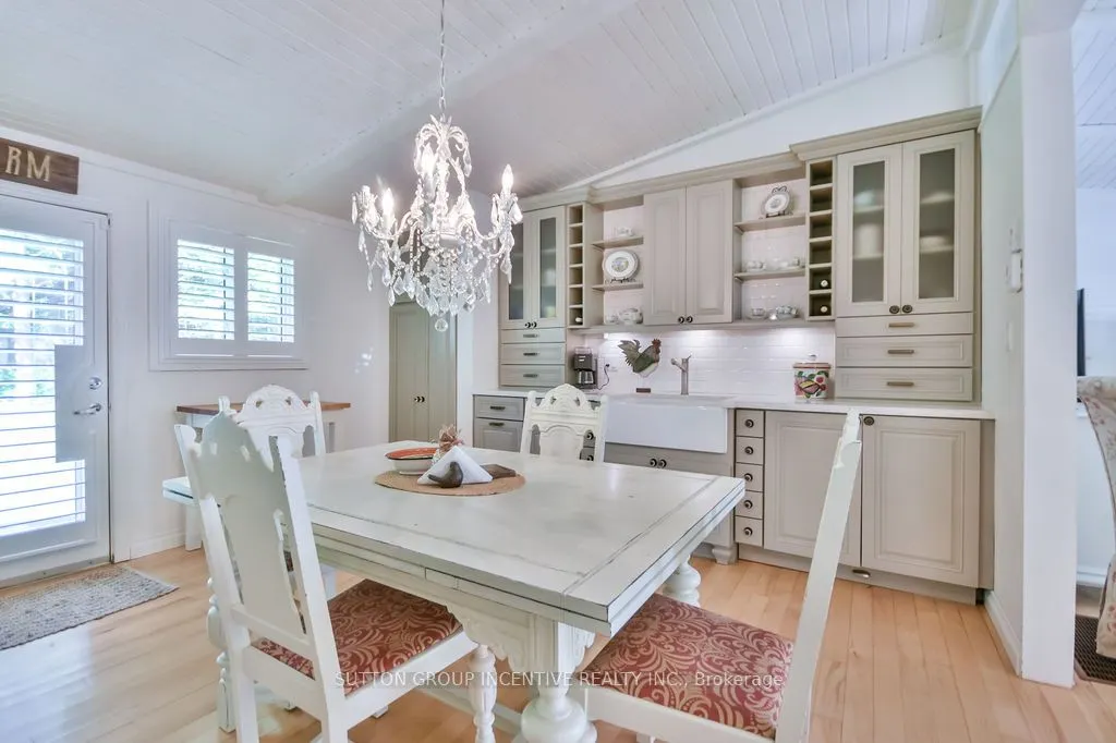 3528 Glenhaven Beach Road