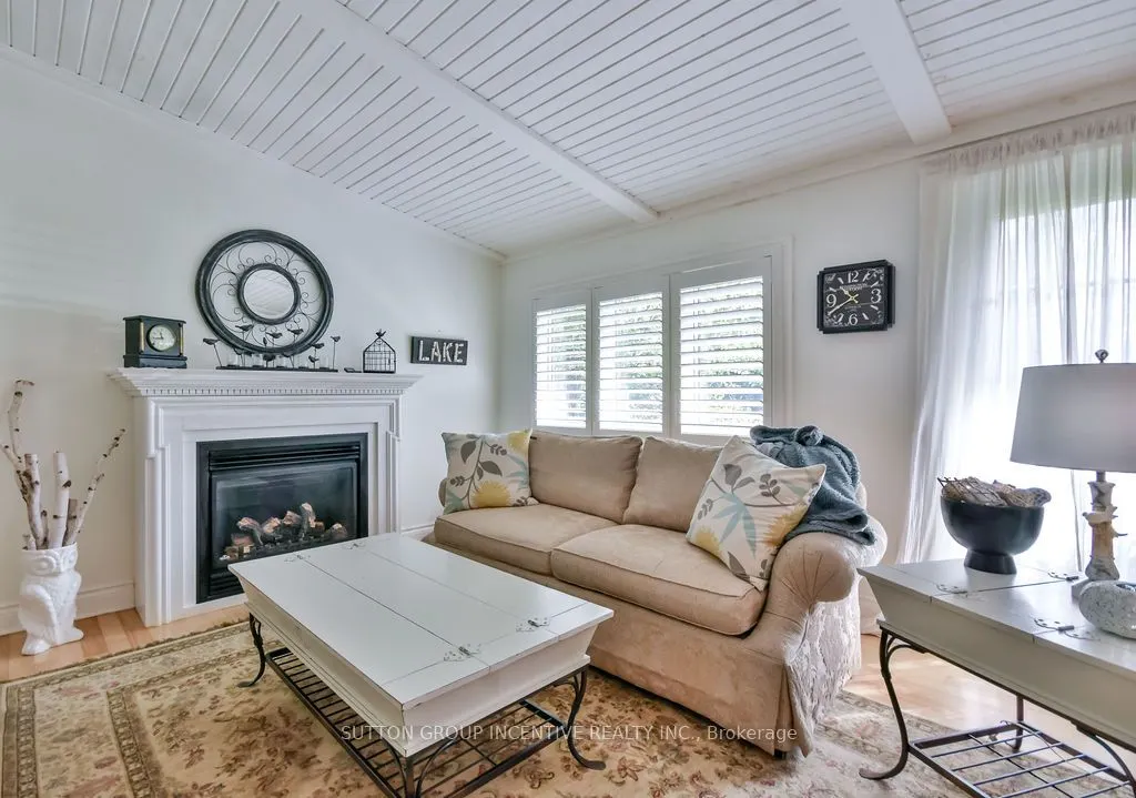 3528 Glenhaven Beach Road