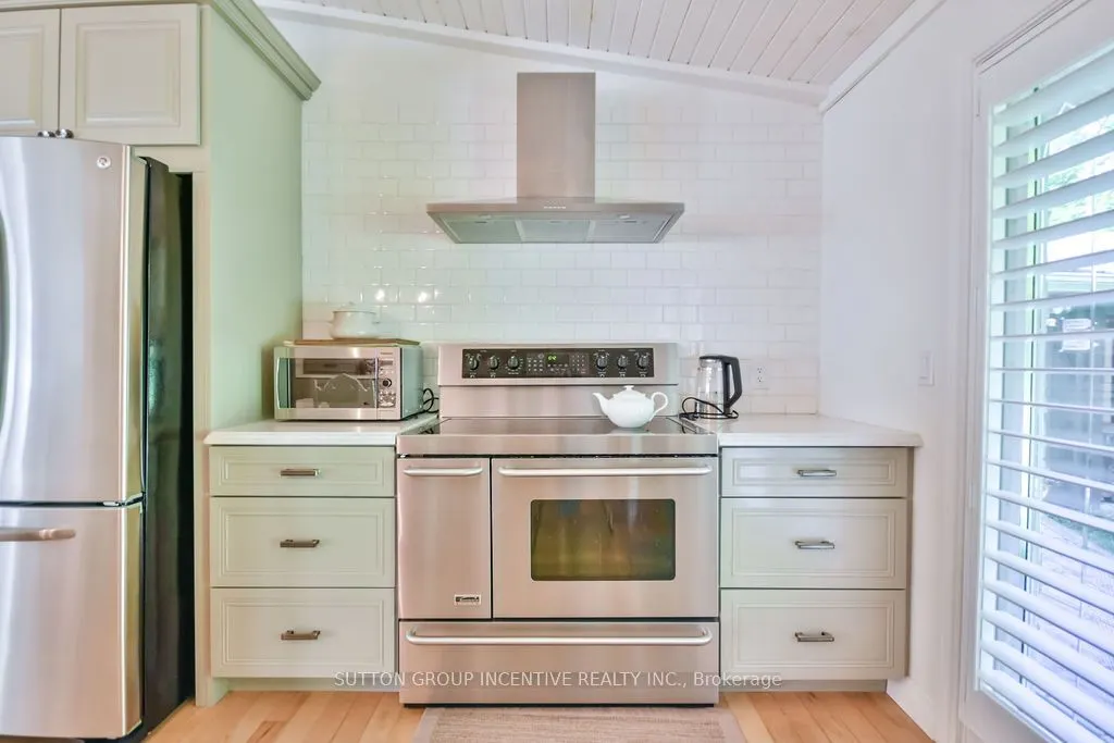 3528 Glenhaven Beach Road