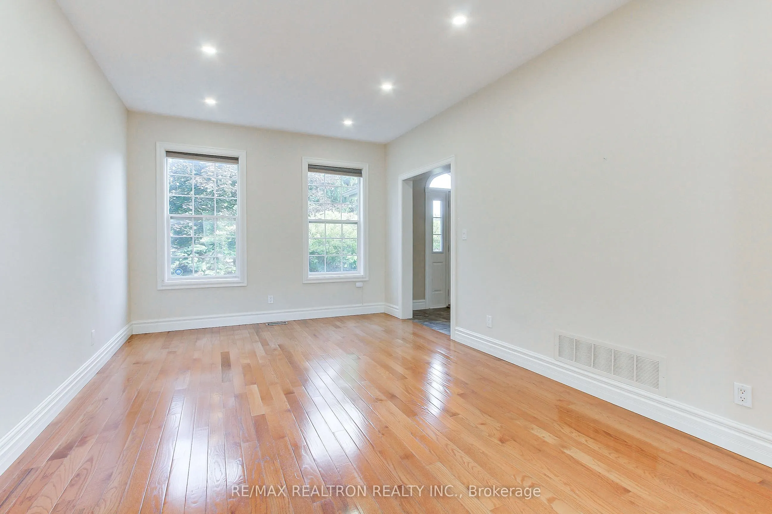 1911 Mount Albert Road