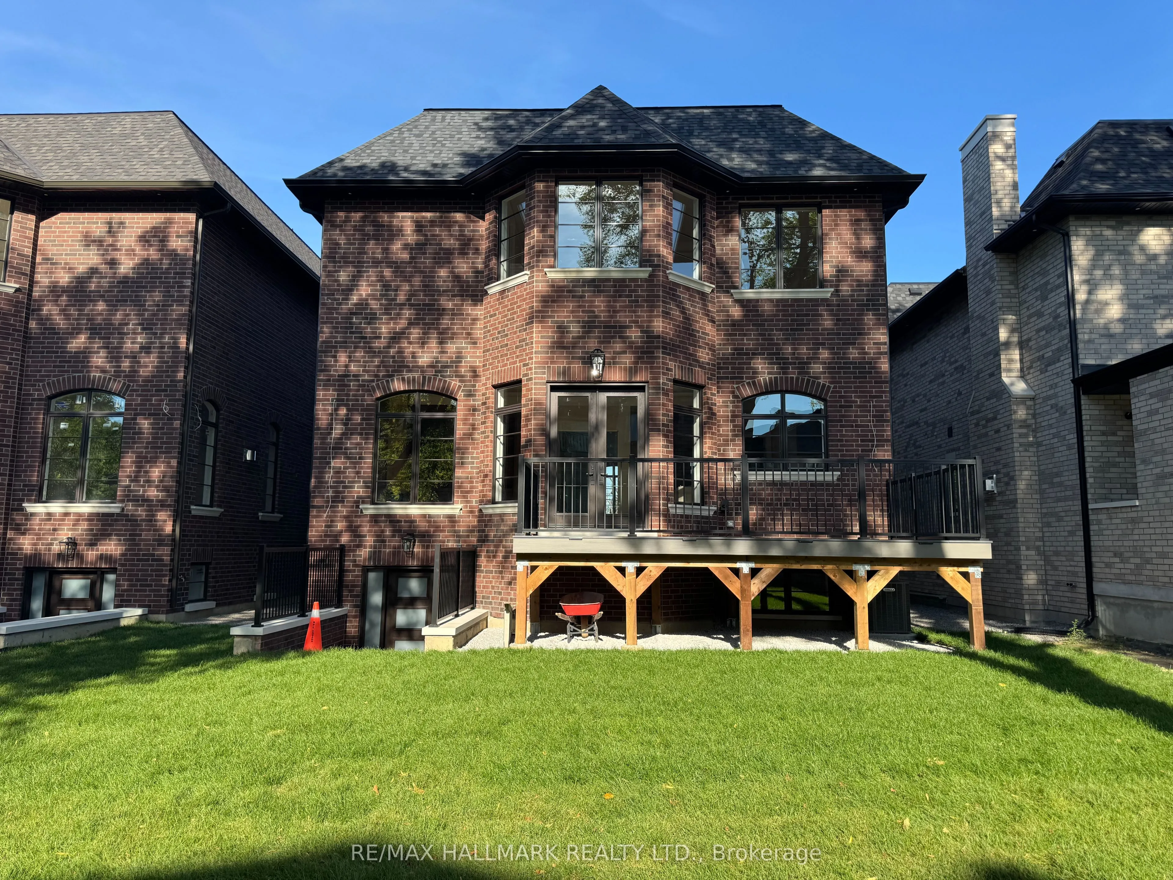 150 Olde Bayview Avenue
