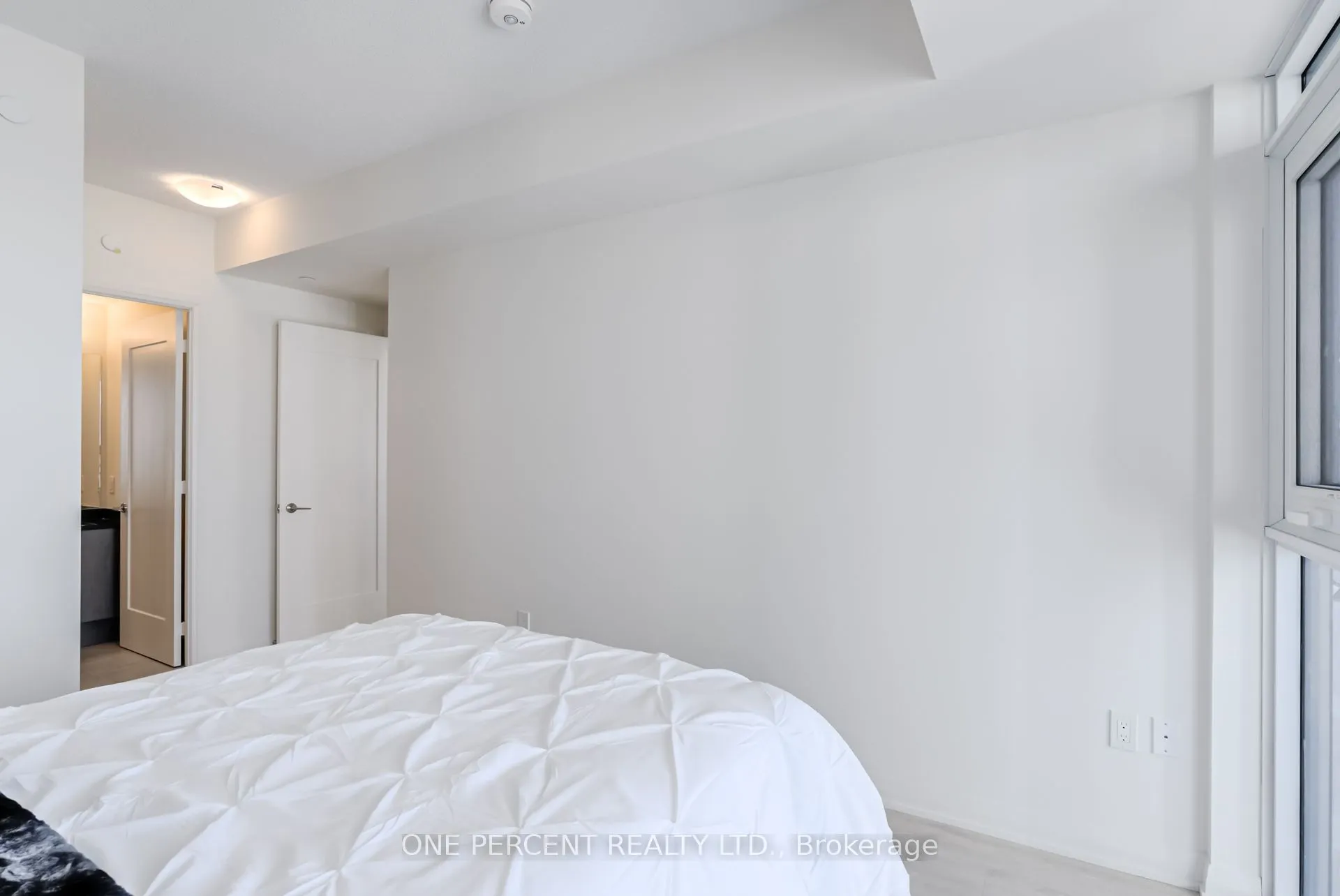 8960 Jane Street, #1910