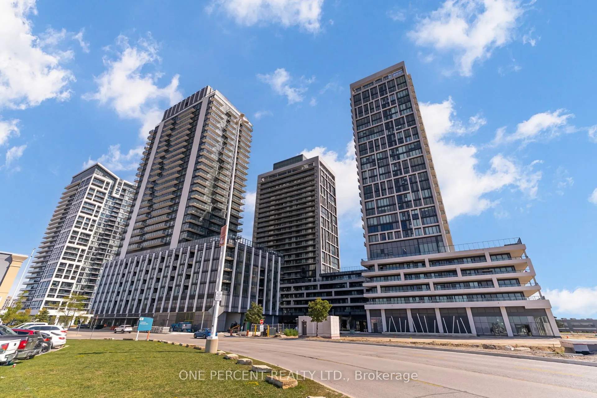 8960 Jane Street, #1910