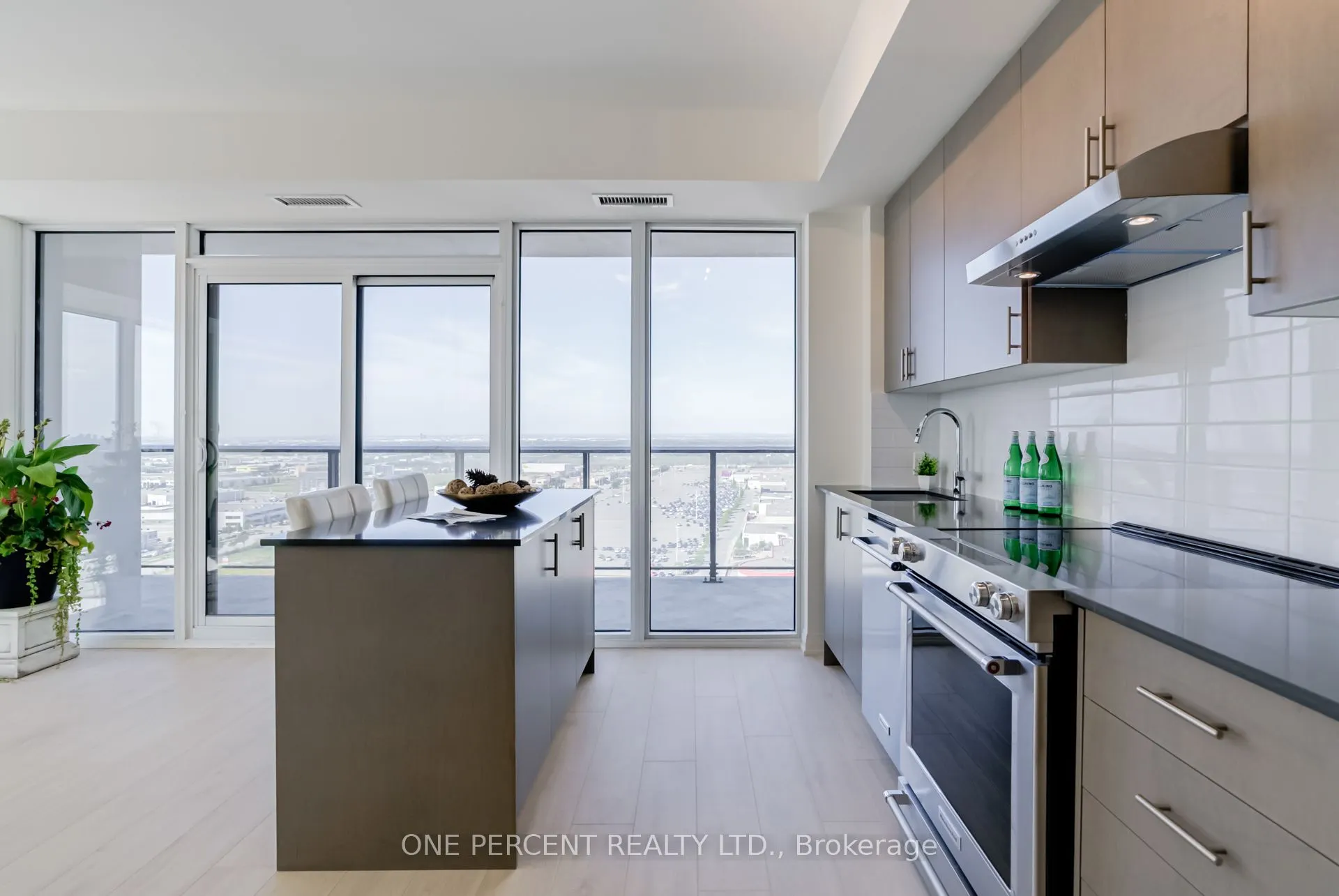 8960 Jane Street, #1910