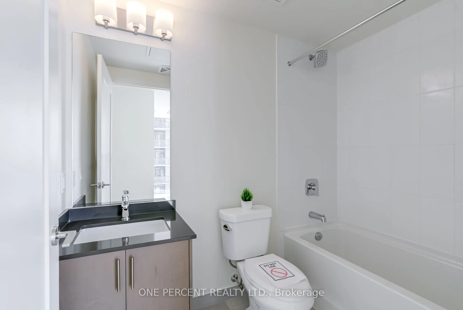 8960 Jane Street, #1910
