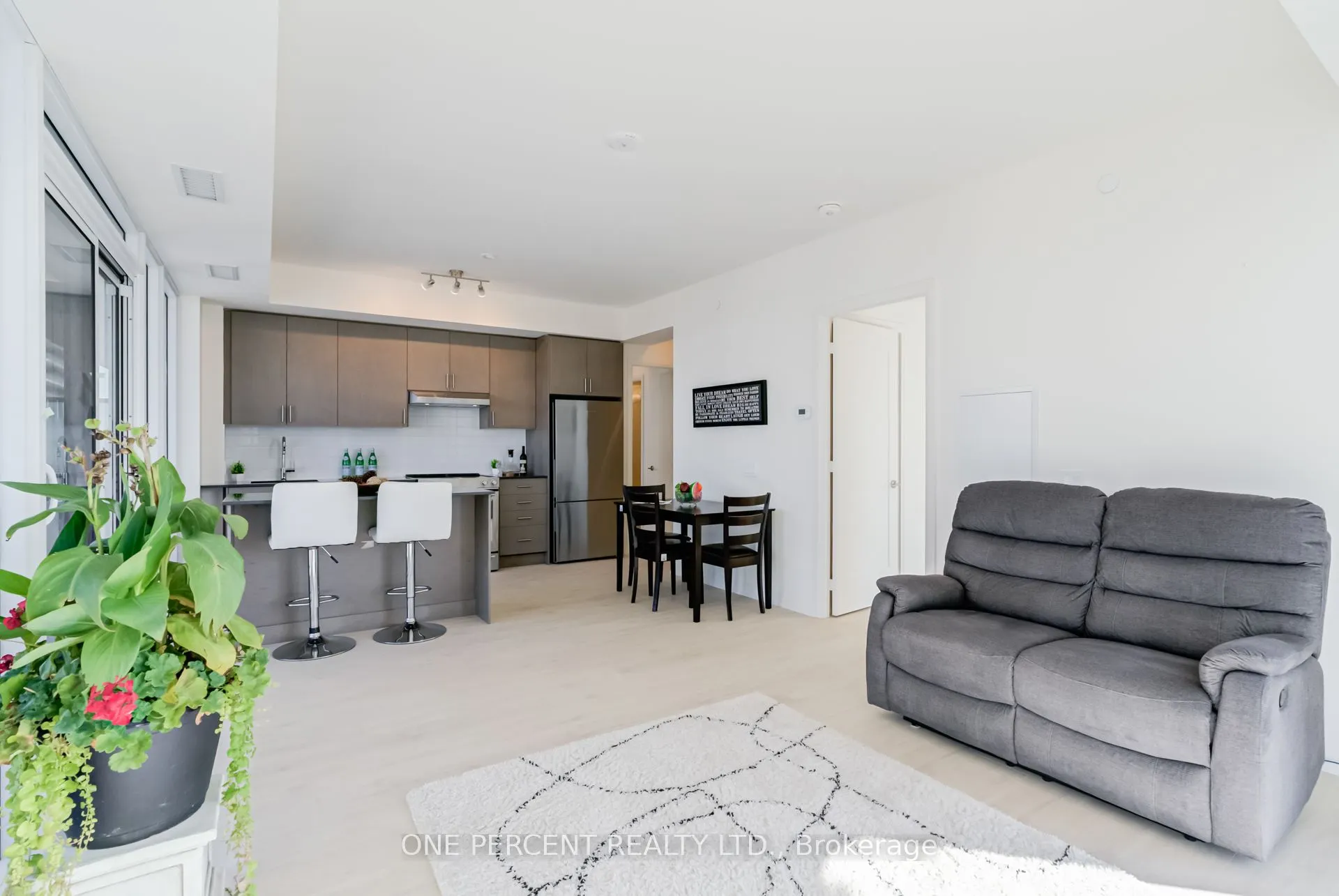 8960 Jane Street, #1910