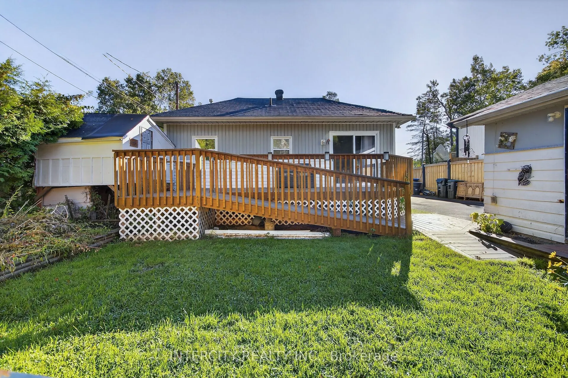 2152 25 Side Road