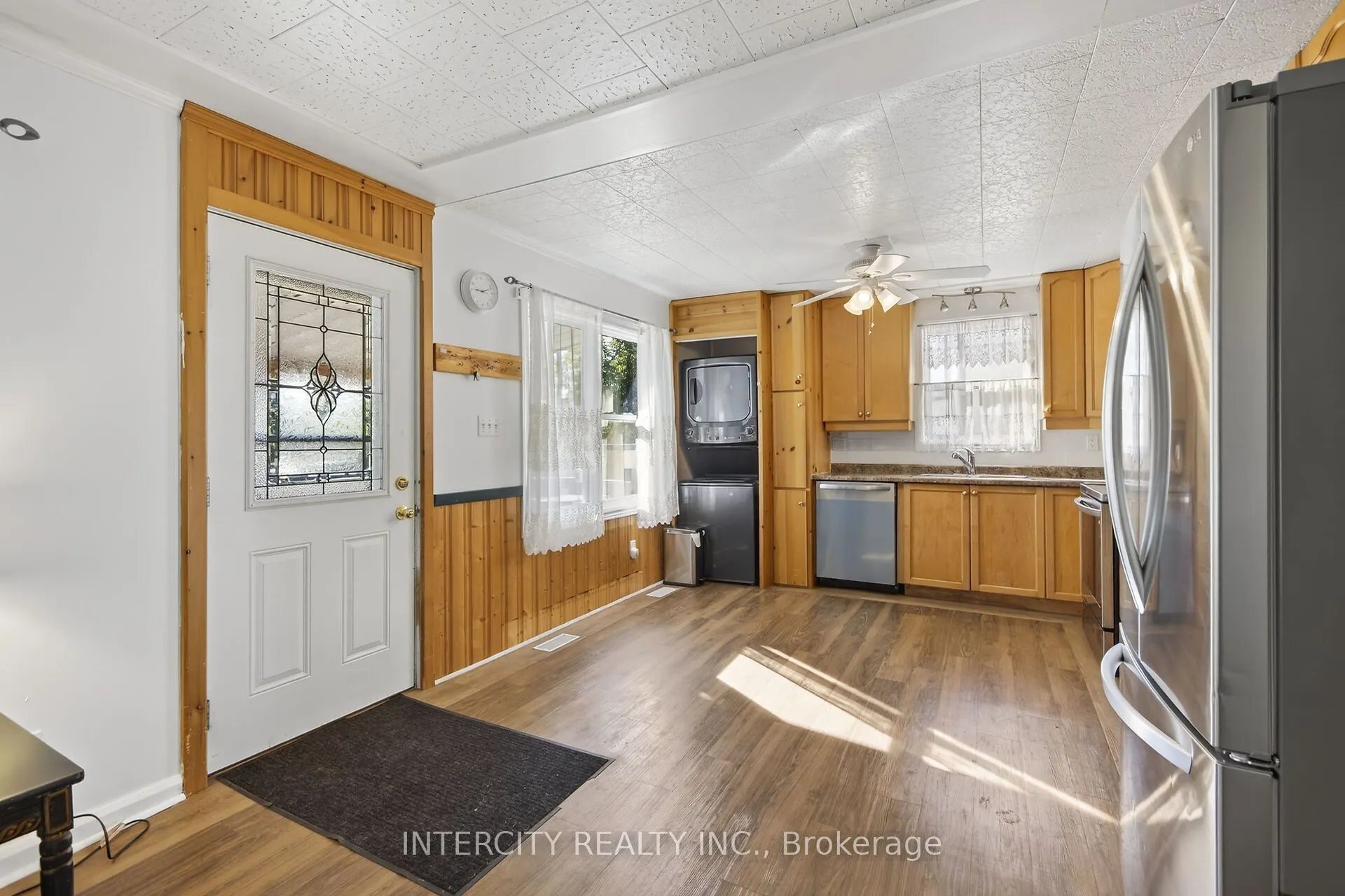 2152 25 Side Road
