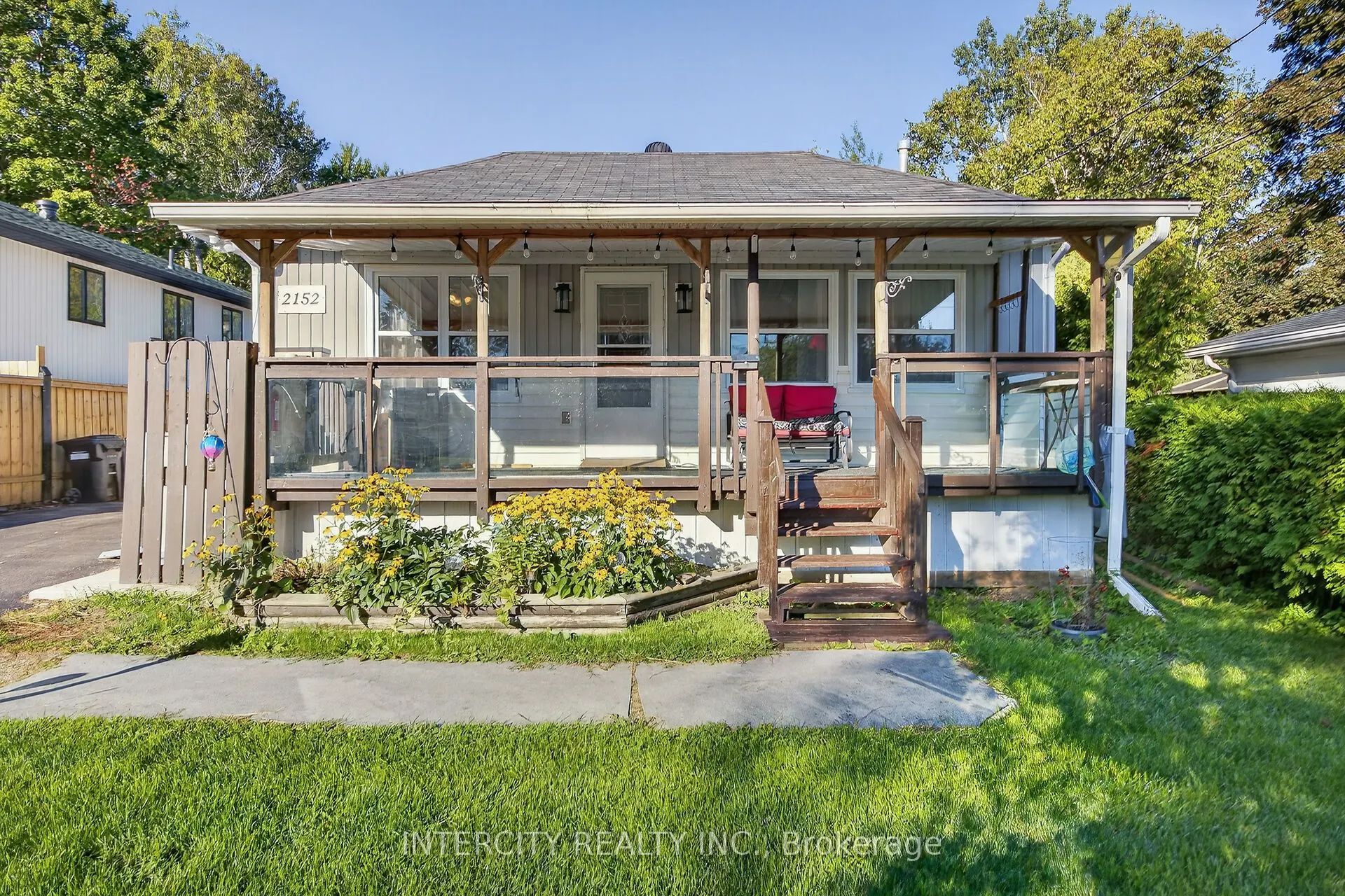 2152 25 Side Road