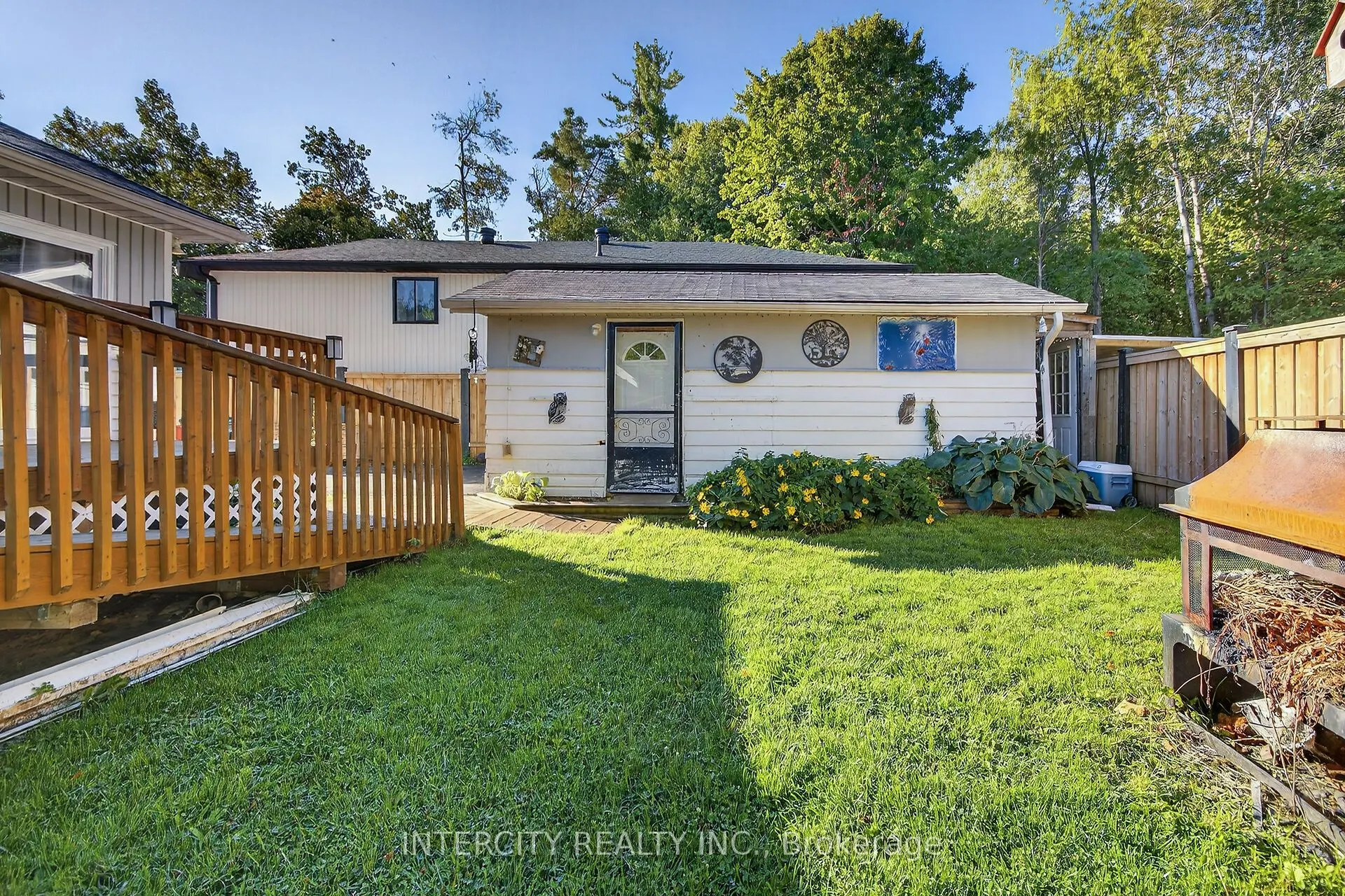 2152 25 Side Road