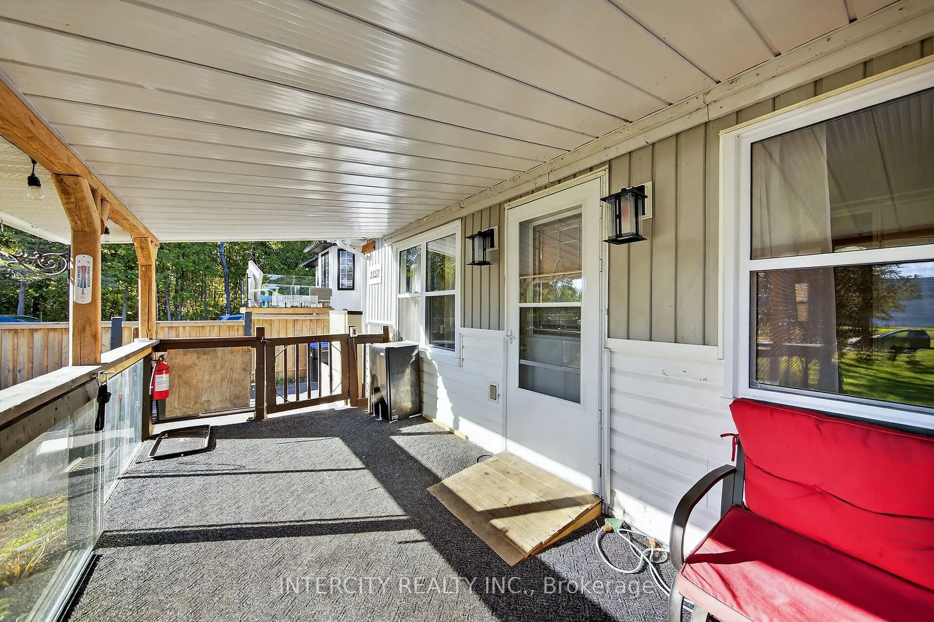 2152 25 Side Road