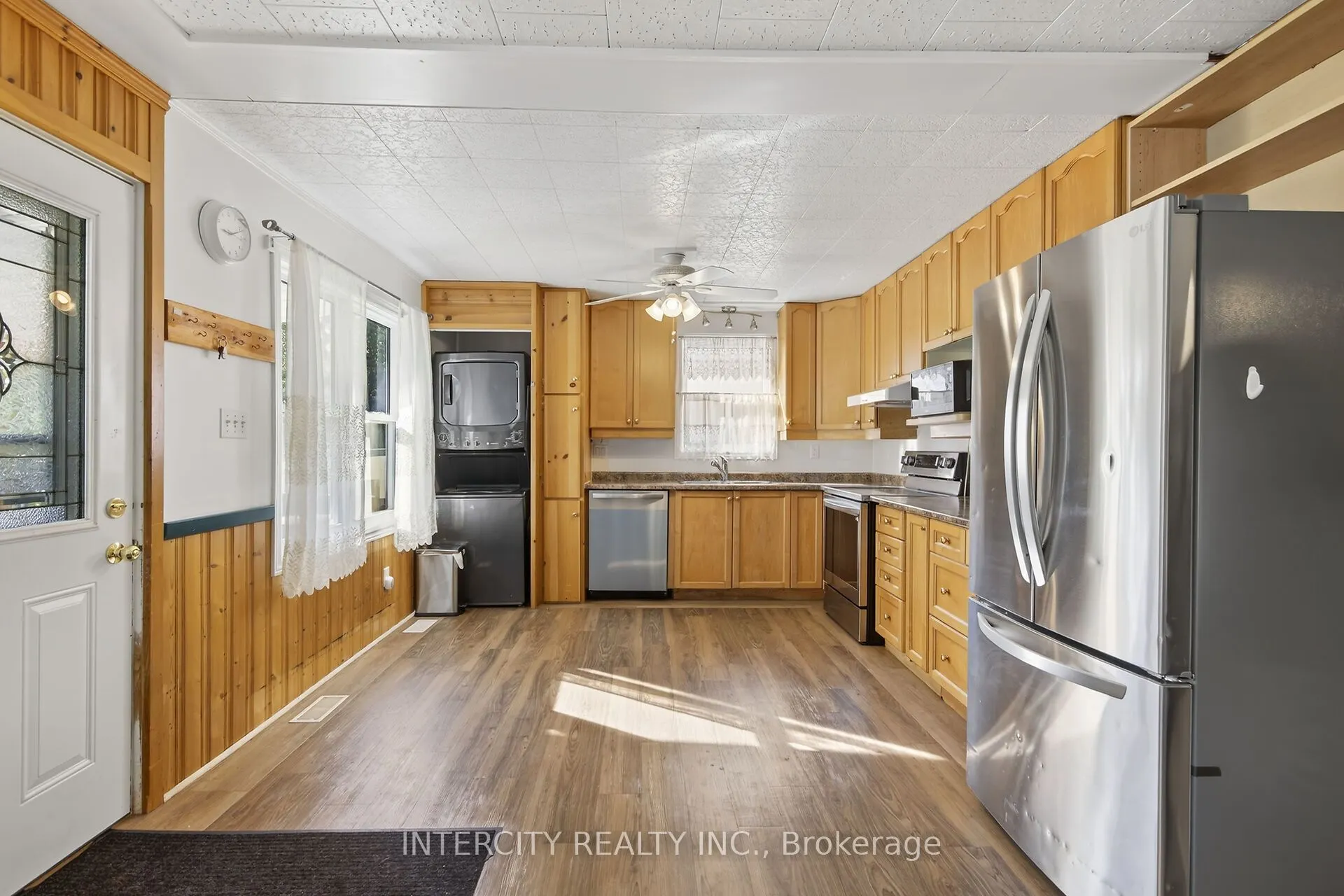 2152 25 Side Road
