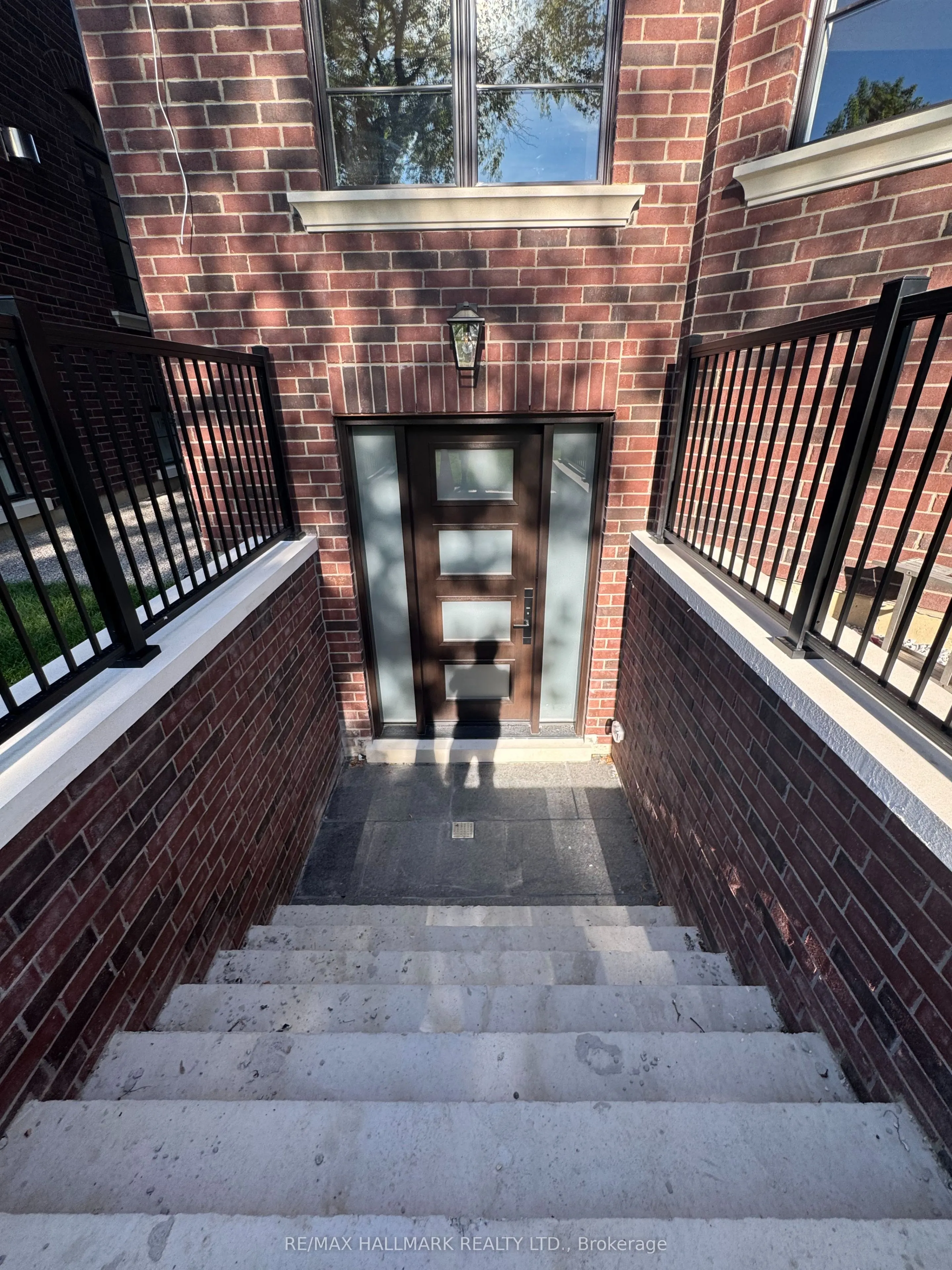 152 Olde Bayview Avenue