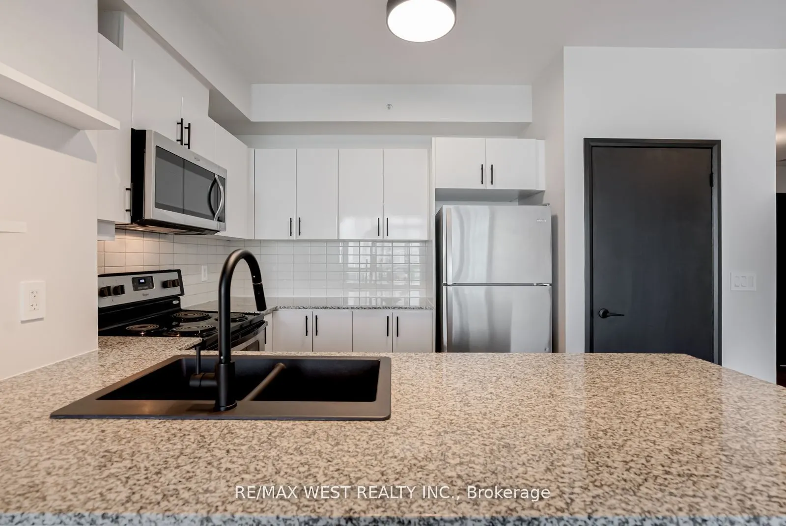 2900 Highway 7 Road, #606