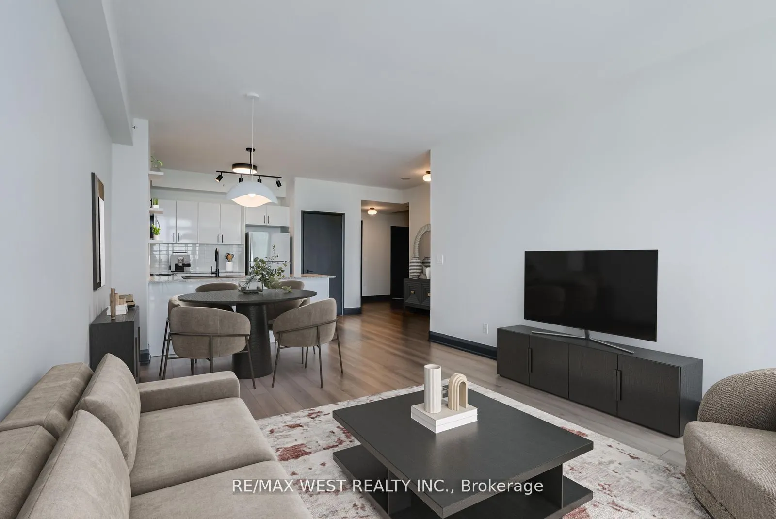 2900 Highway 7 Road, #606
