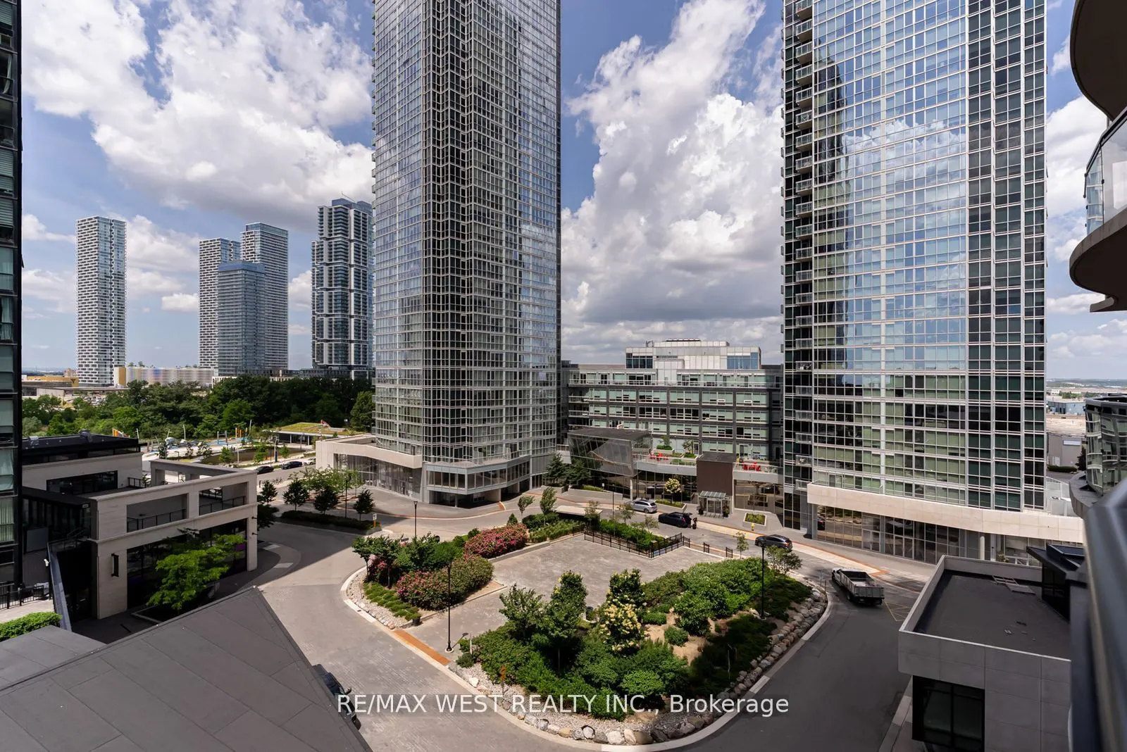 2900 Highway 7 Road, #606